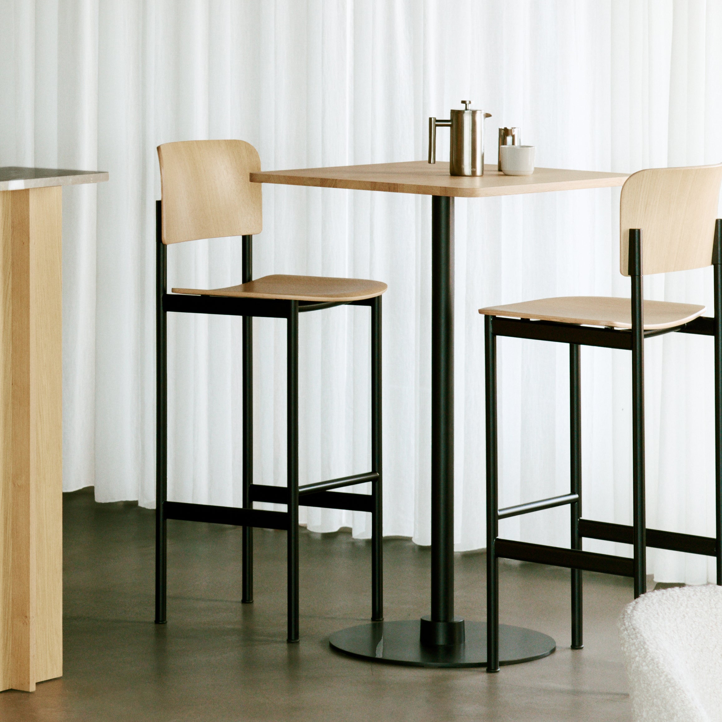 Plan Column Bar + Counter Table
