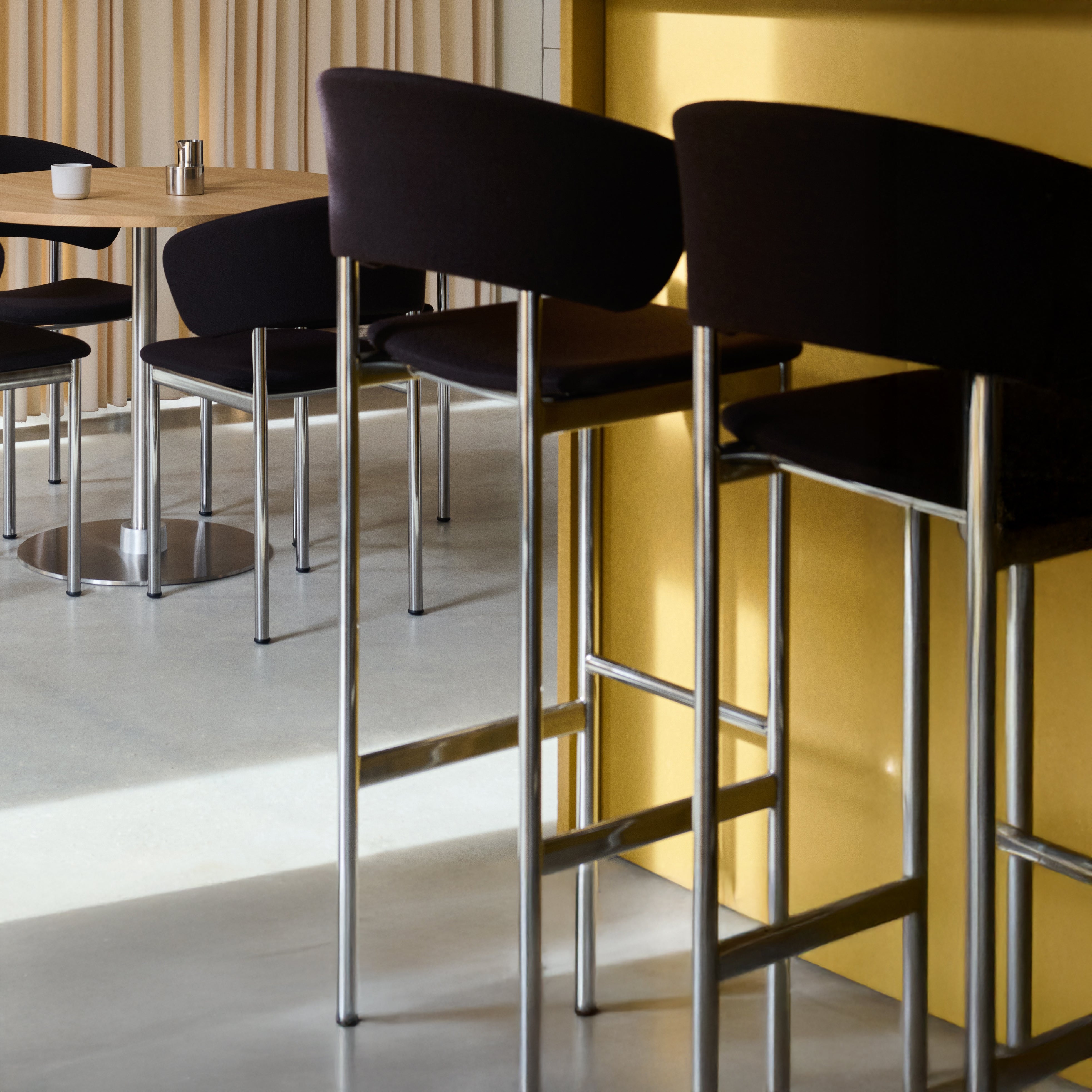 Plan Bar + Counter Stool with Armrest: Fully Upholstered + LS