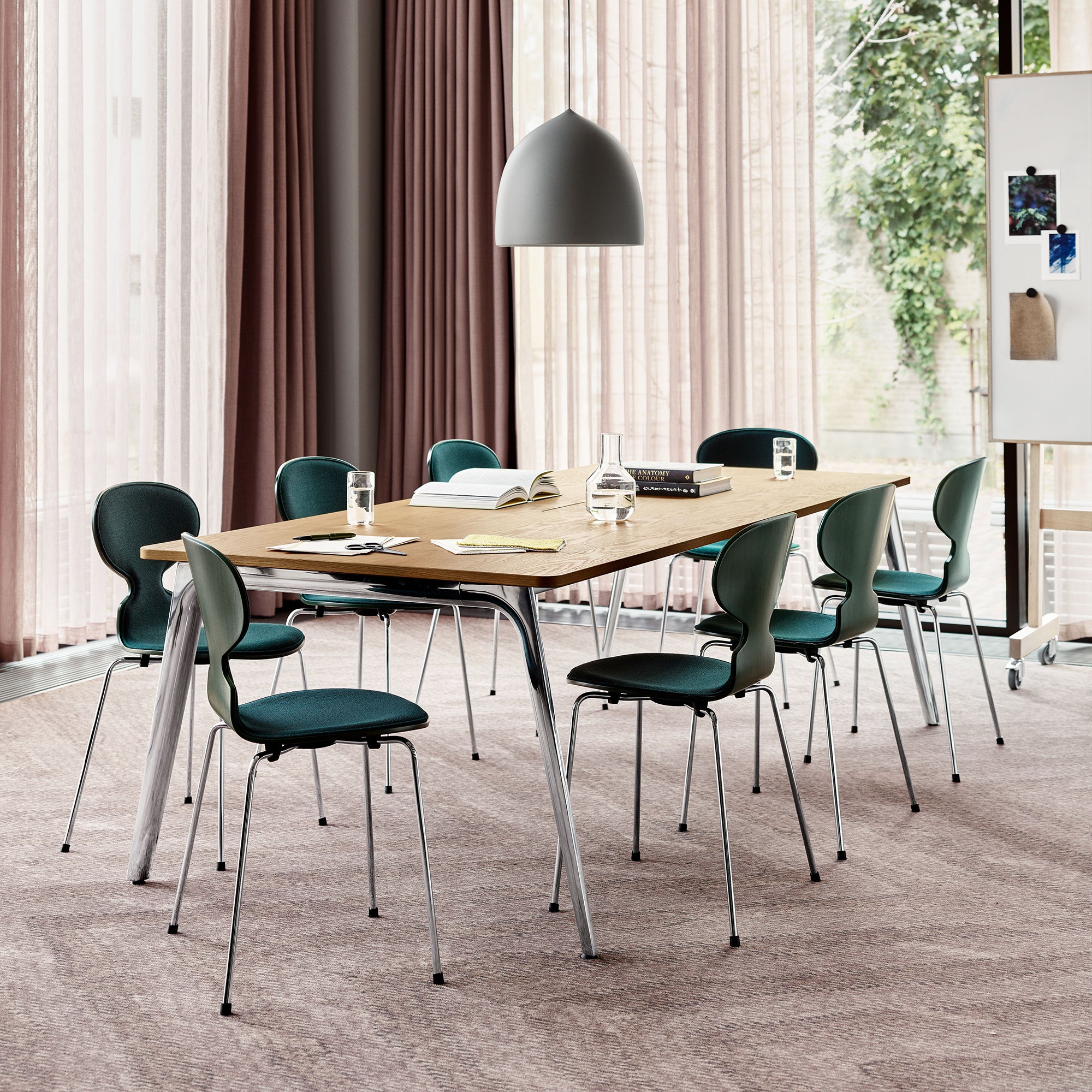 Pluralis Tapered Table: LS