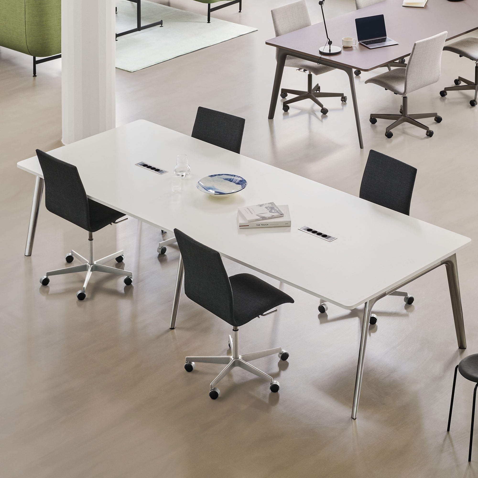 Pluralis Tapered Table: LS