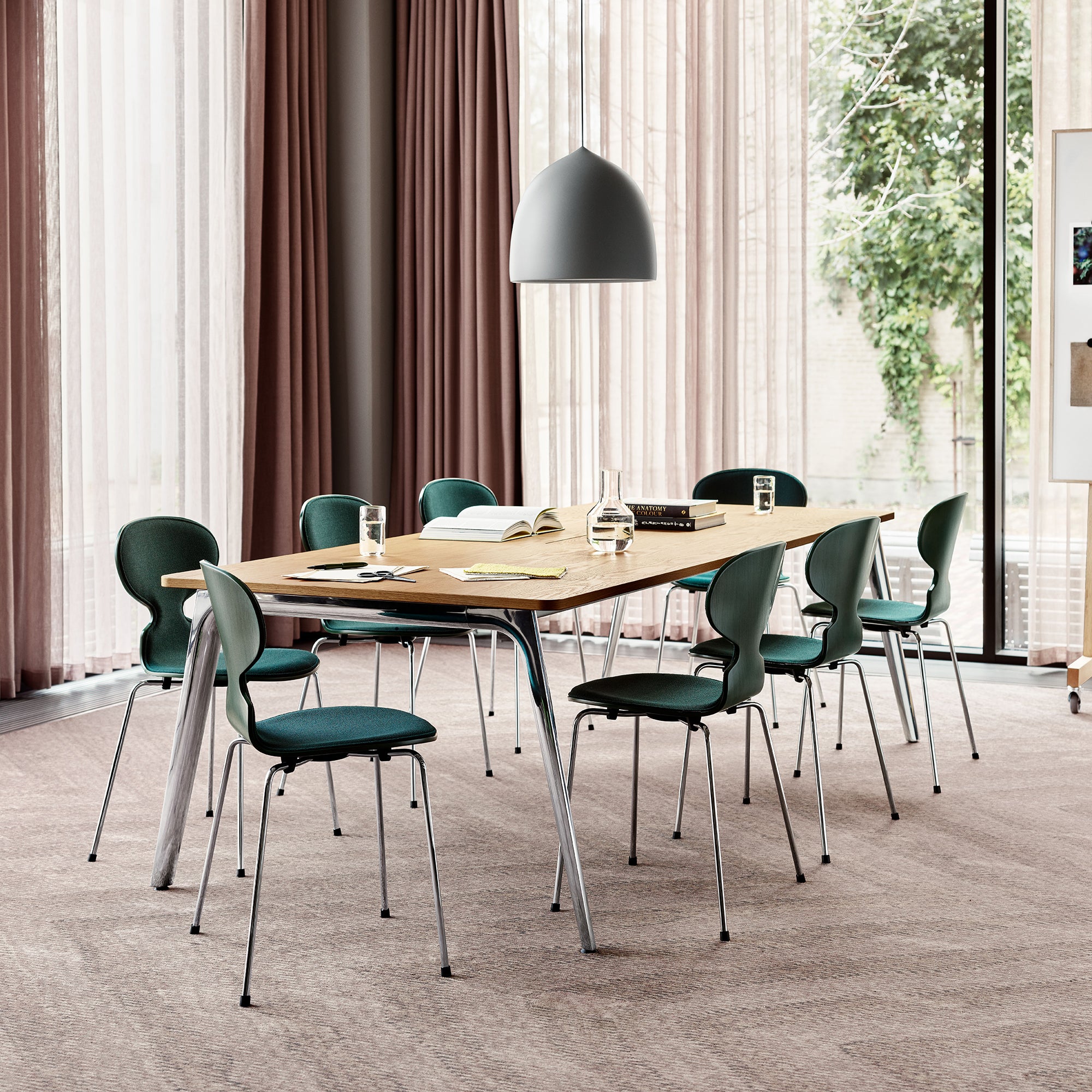 Pluralis Tapered Table: LS