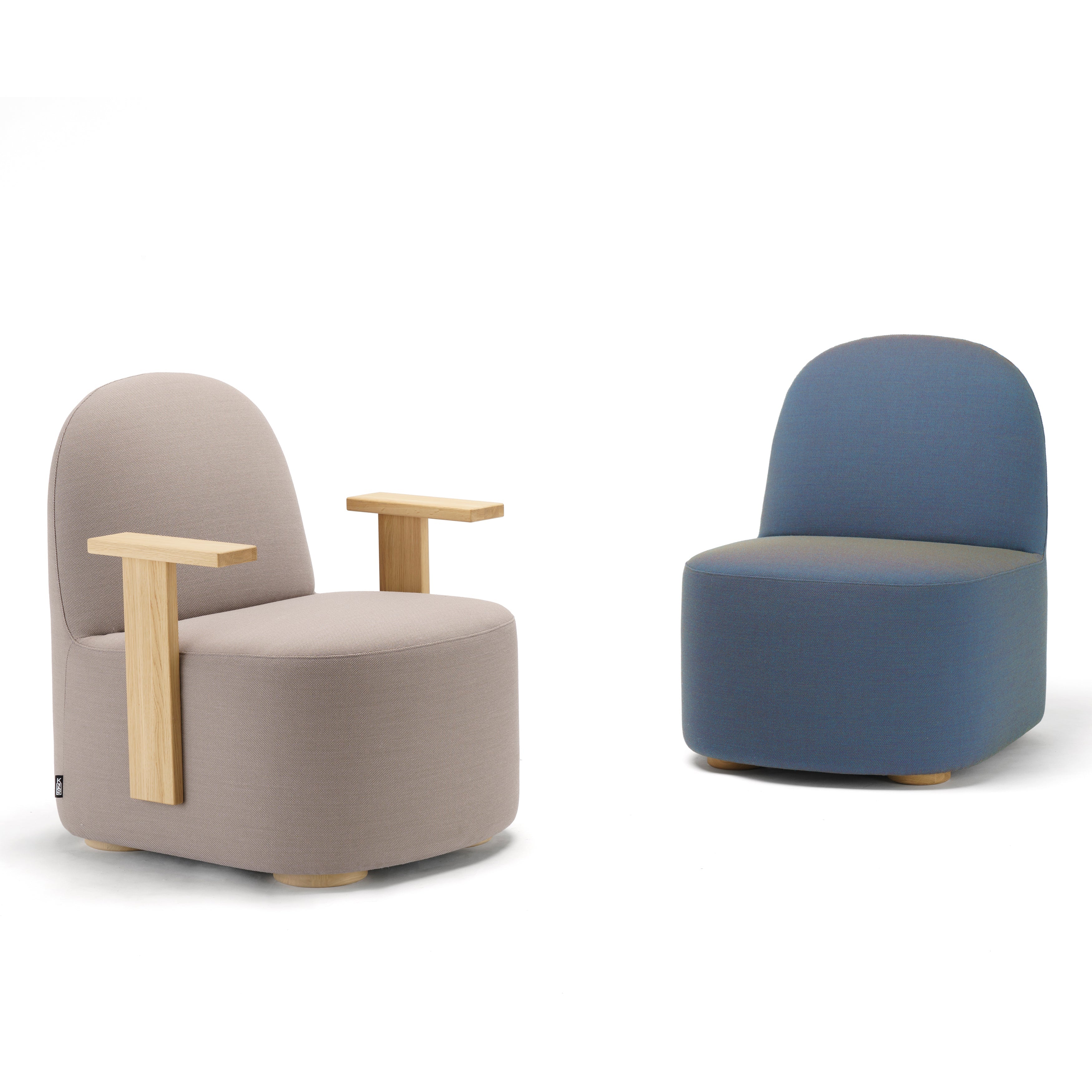Polar Lounge Chair with Arms: LS
