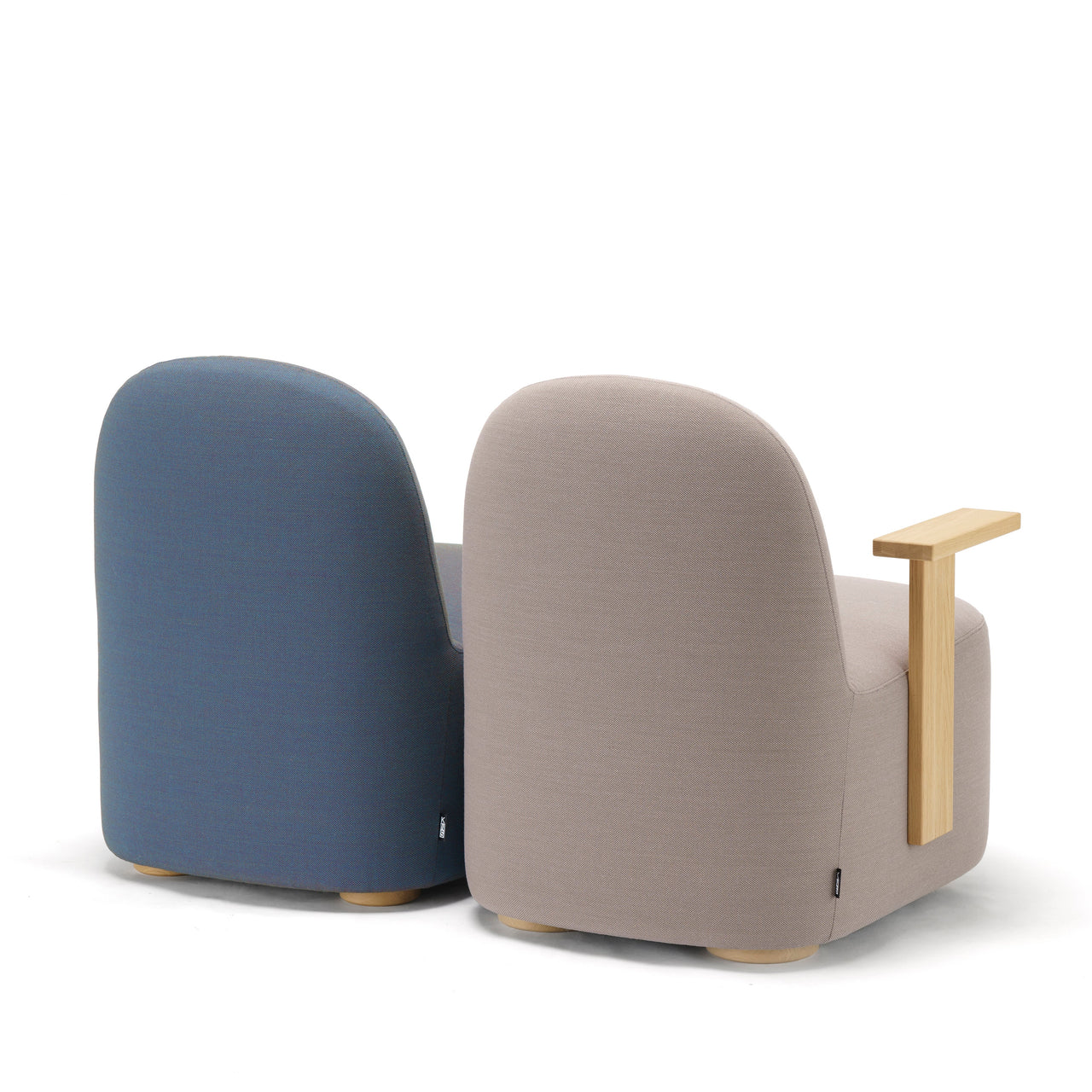 Polar Lounge Chair with Arms: LS
