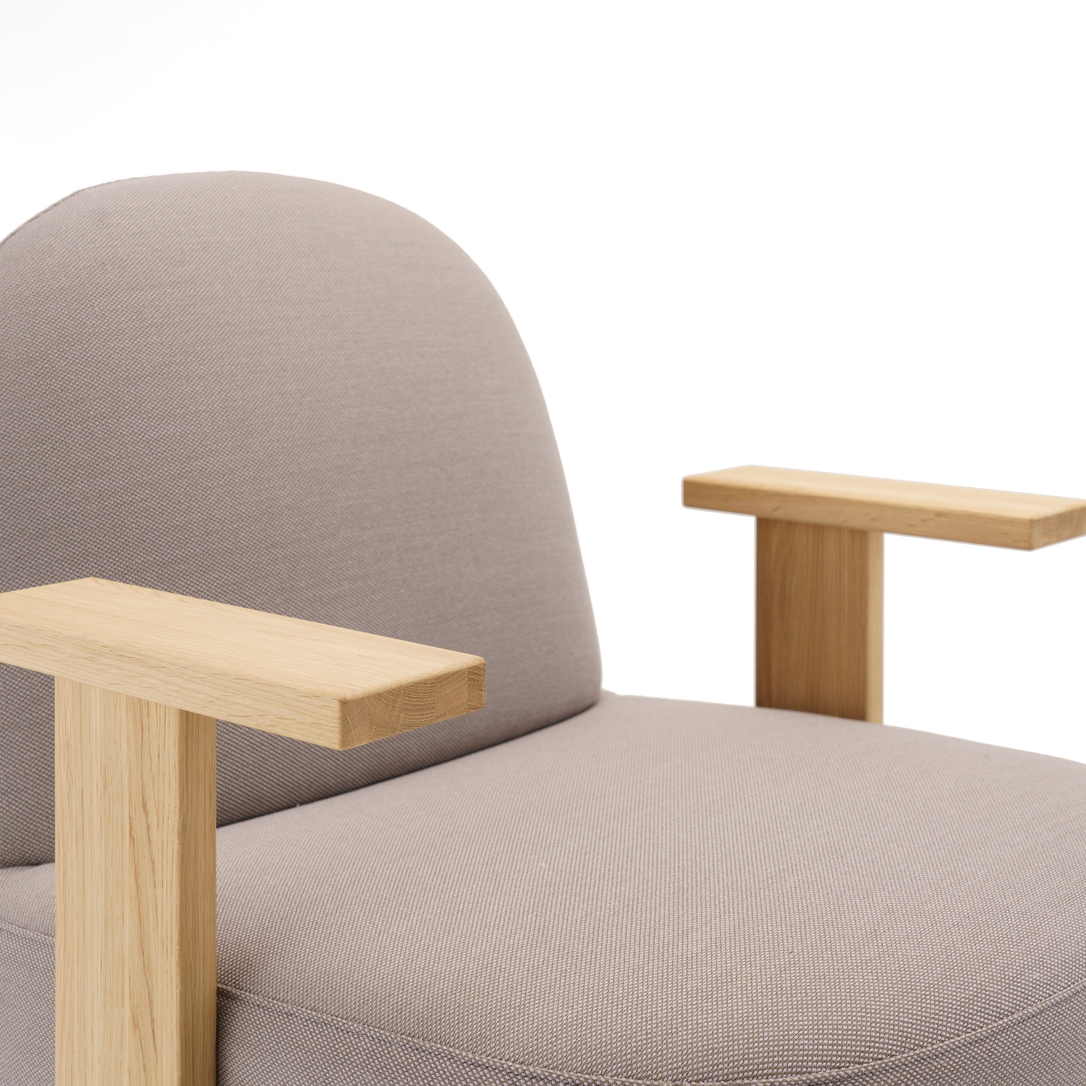 Polar Lounge Chair with Arms: DI