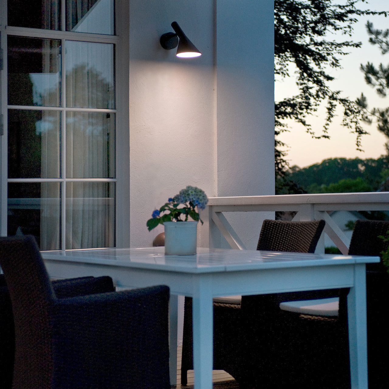 AJ 50 Outdoor Wall Lamp