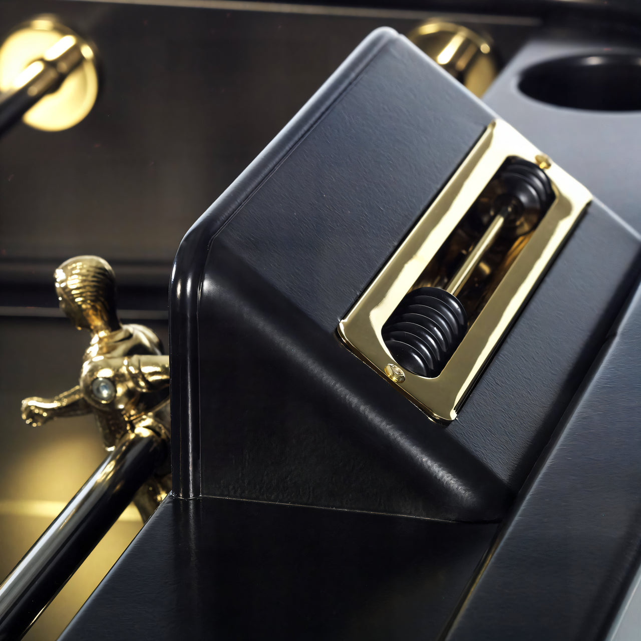 RS2 Gold Football Table: DI