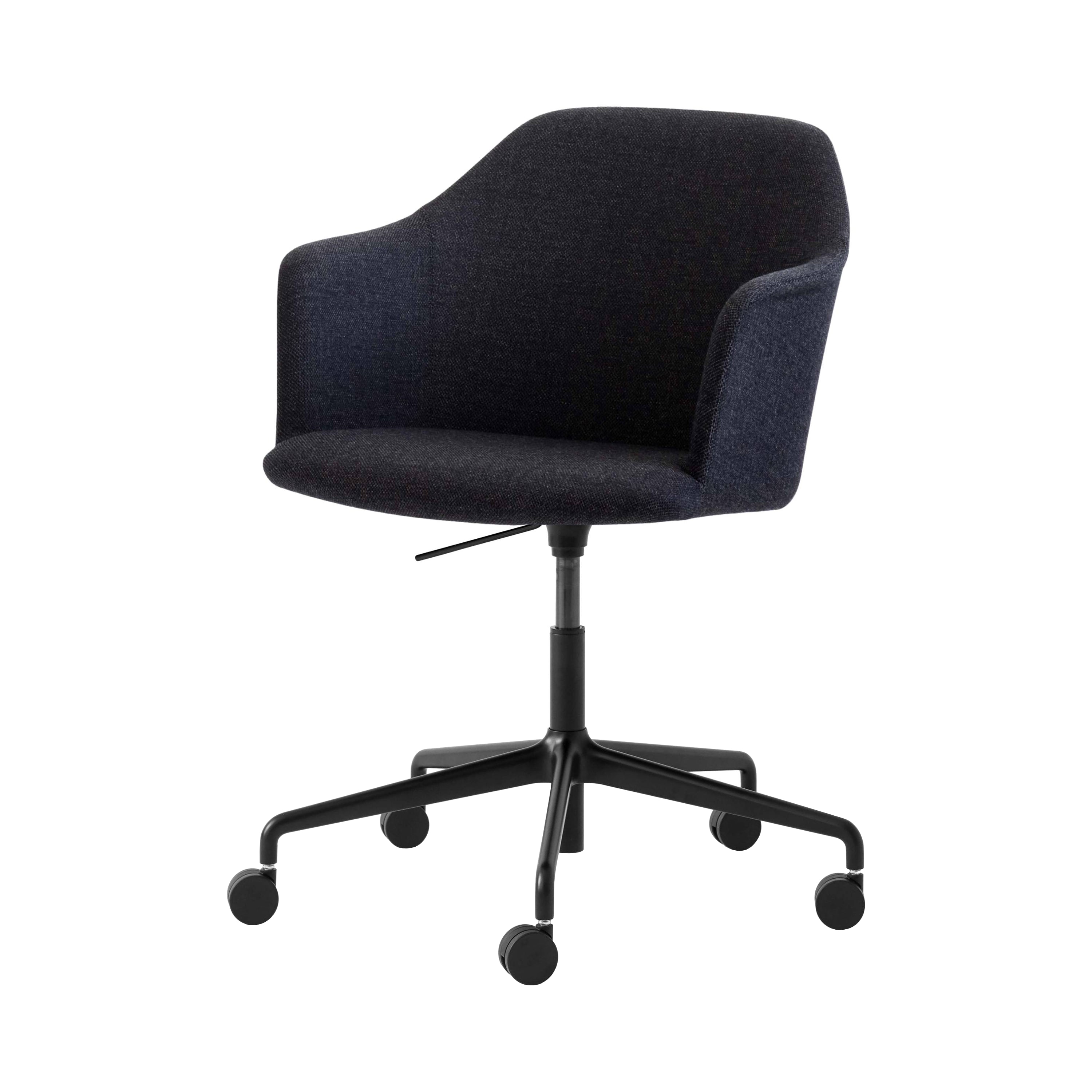 Rely Armchair: HW55 + Black