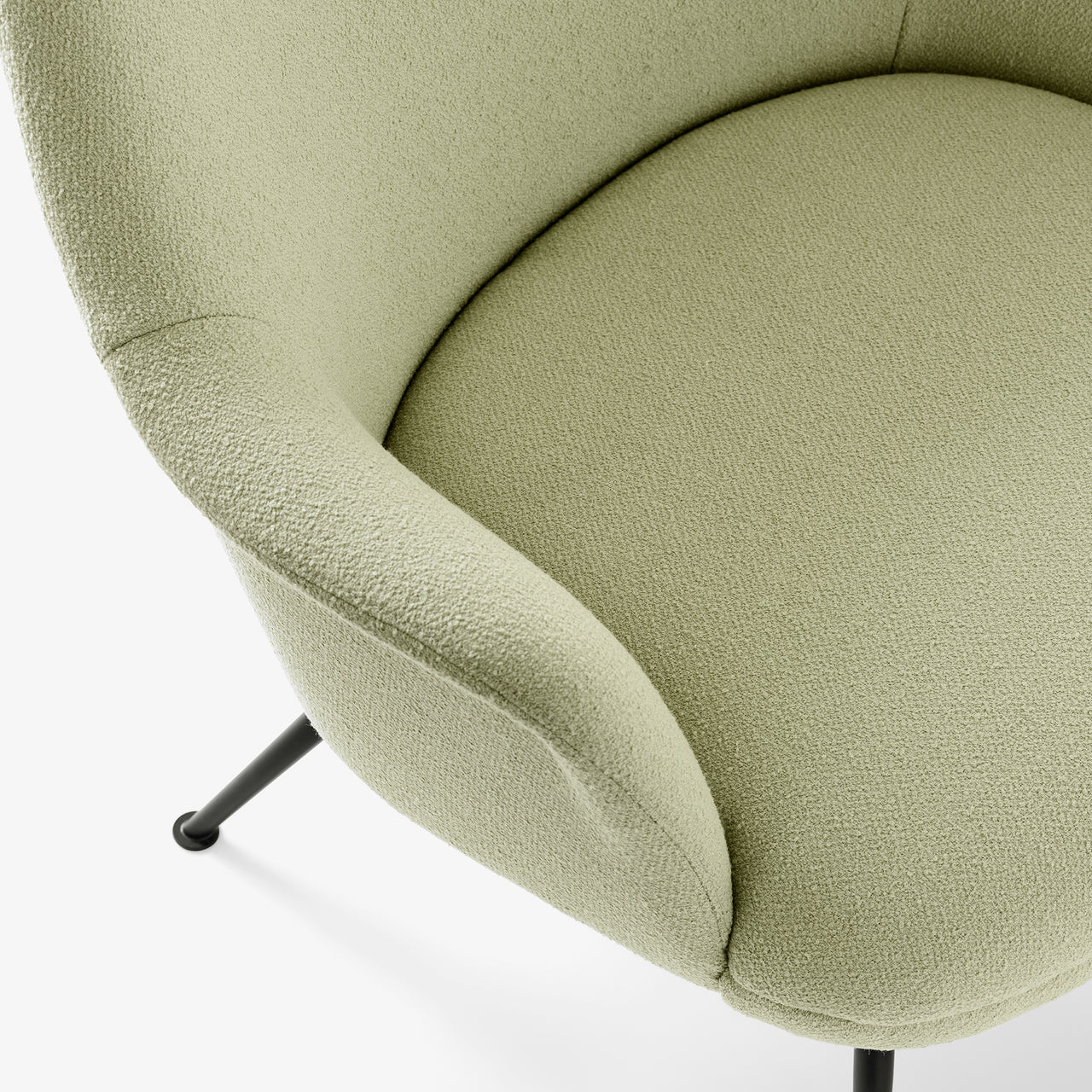 Rely Highback Lounge Chair: HW140 + DI