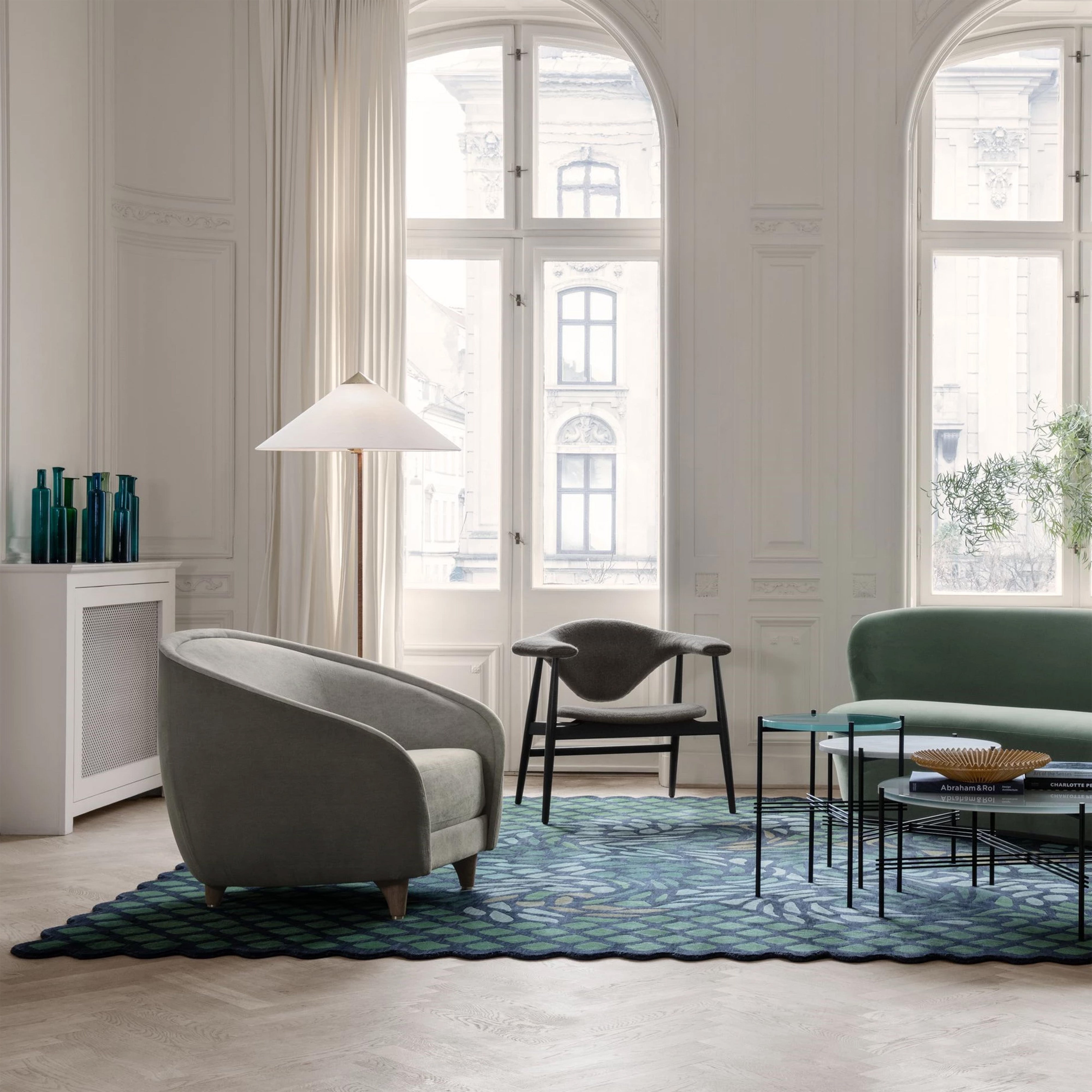 Revers Lounge Chair: LS