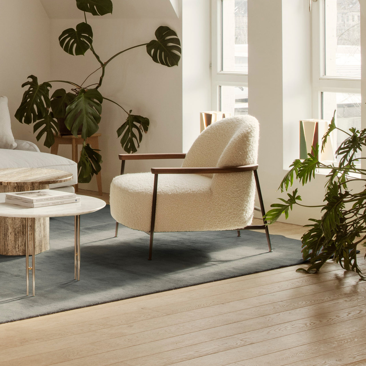 Sejour Lounge Chair with Armrests: LS