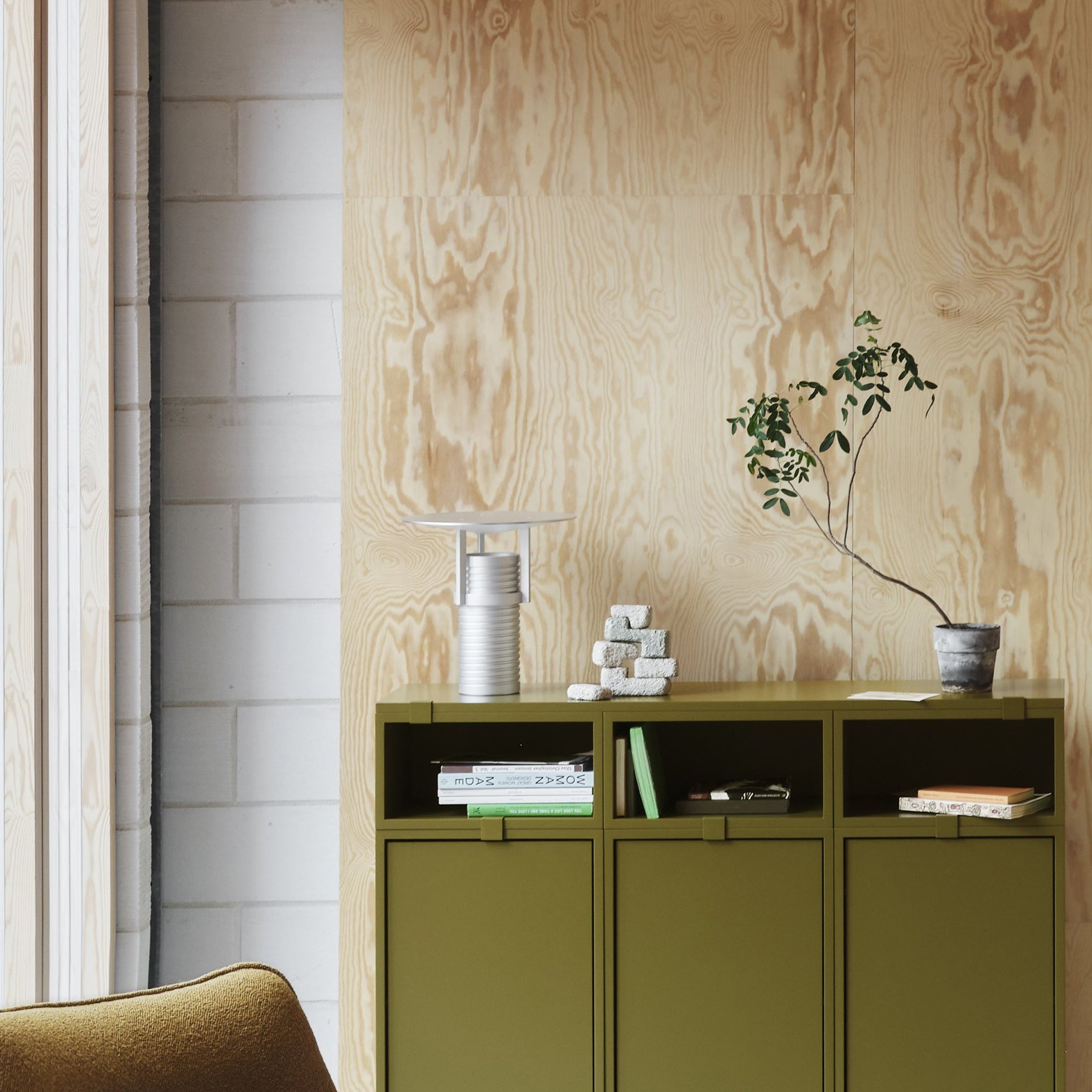 Set Table Lamp: LS