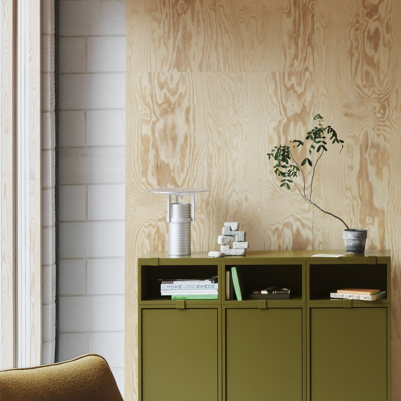Set Table Lamp: LS
