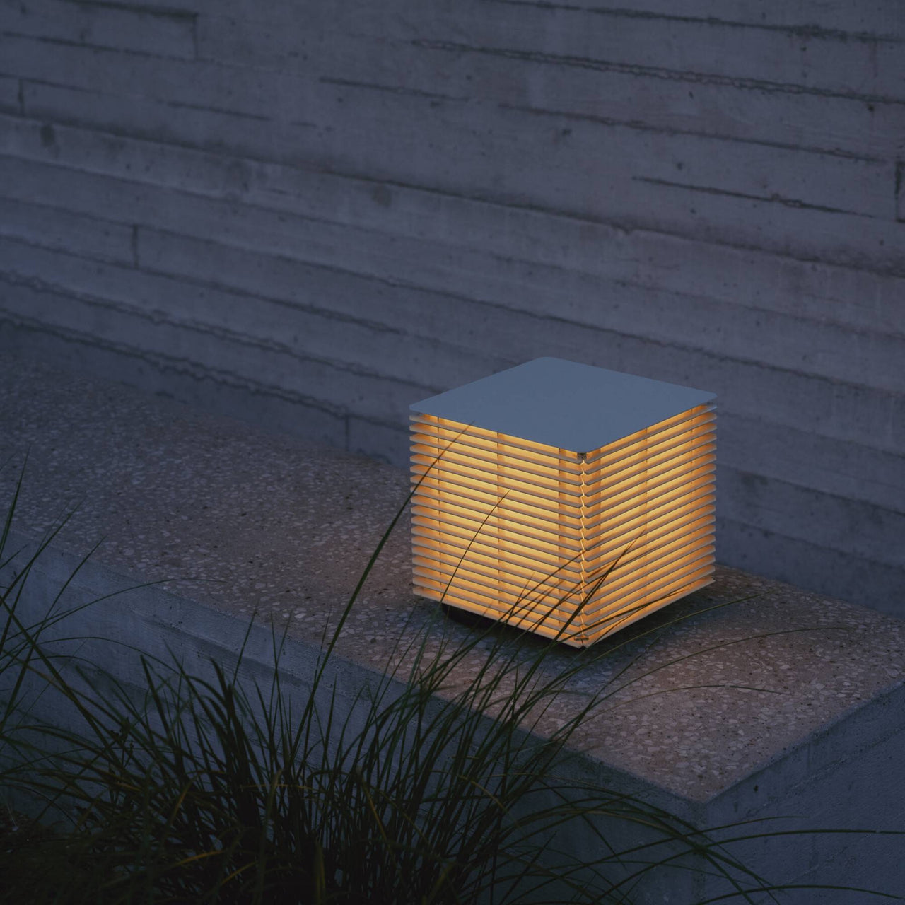 Shiro Portable Table Lamp
