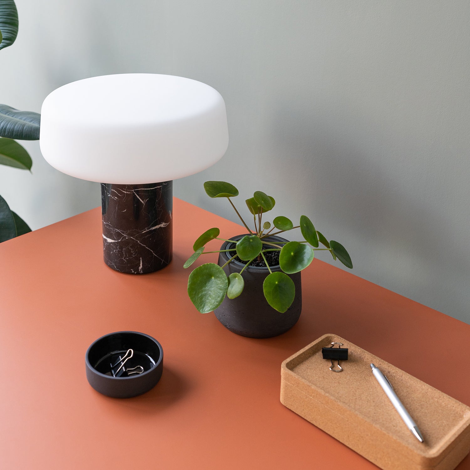 Solid Rechargeable Table Lamp: LS