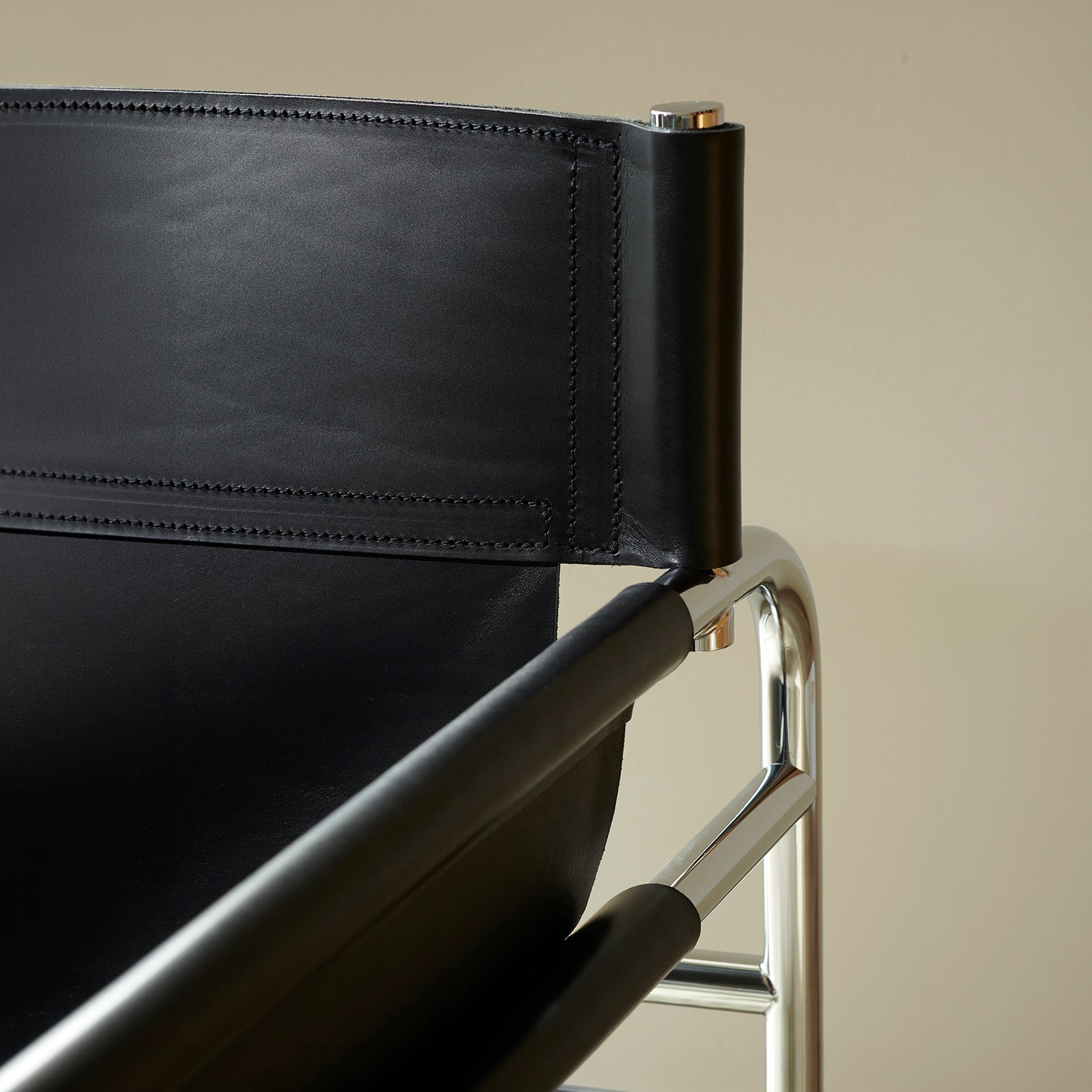 SZ14 Armchair: DI