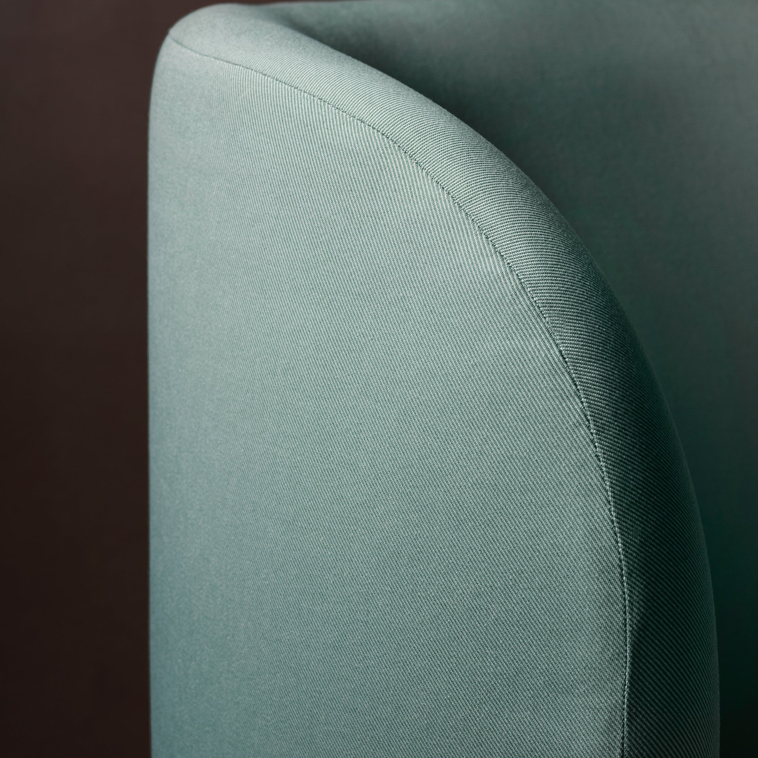 Stay Lounge Chair: High Back + DI