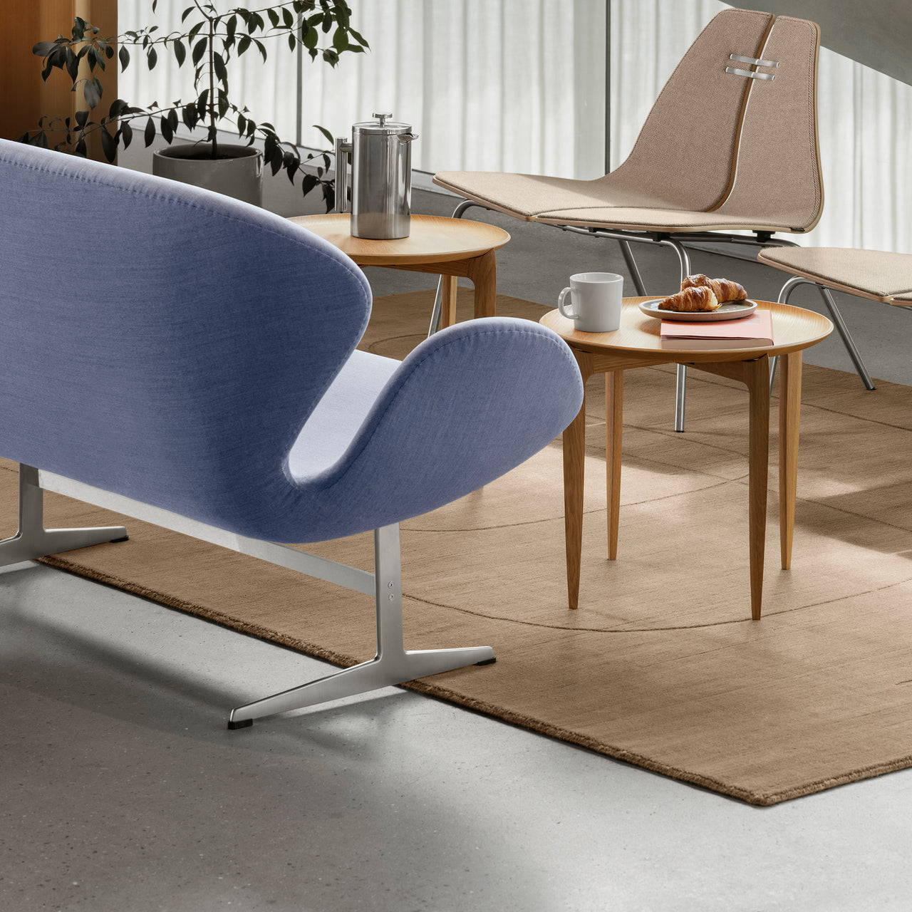 Swan Sofa: DI