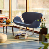 Swan Sofa: LS