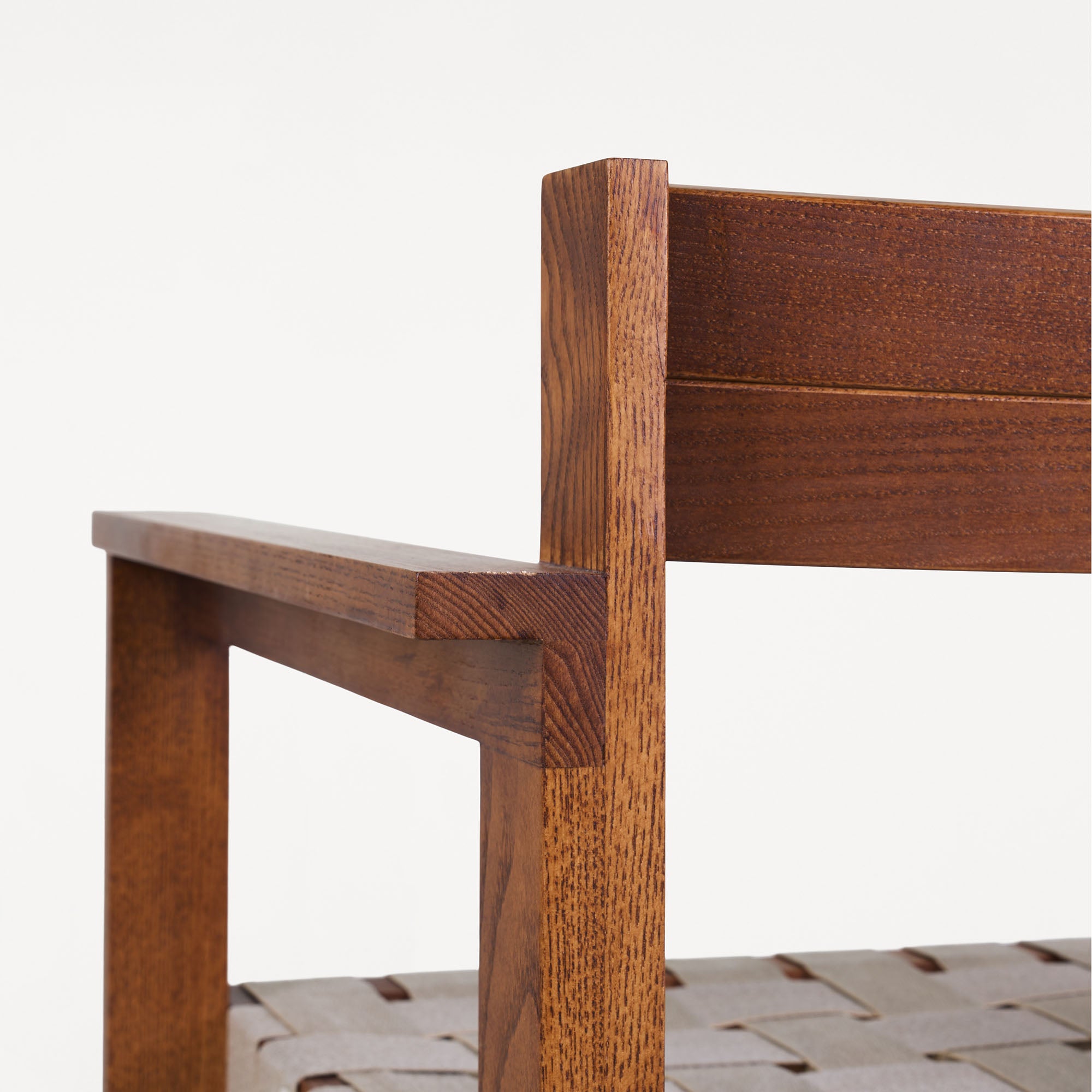 Symmetry Armchair: DI