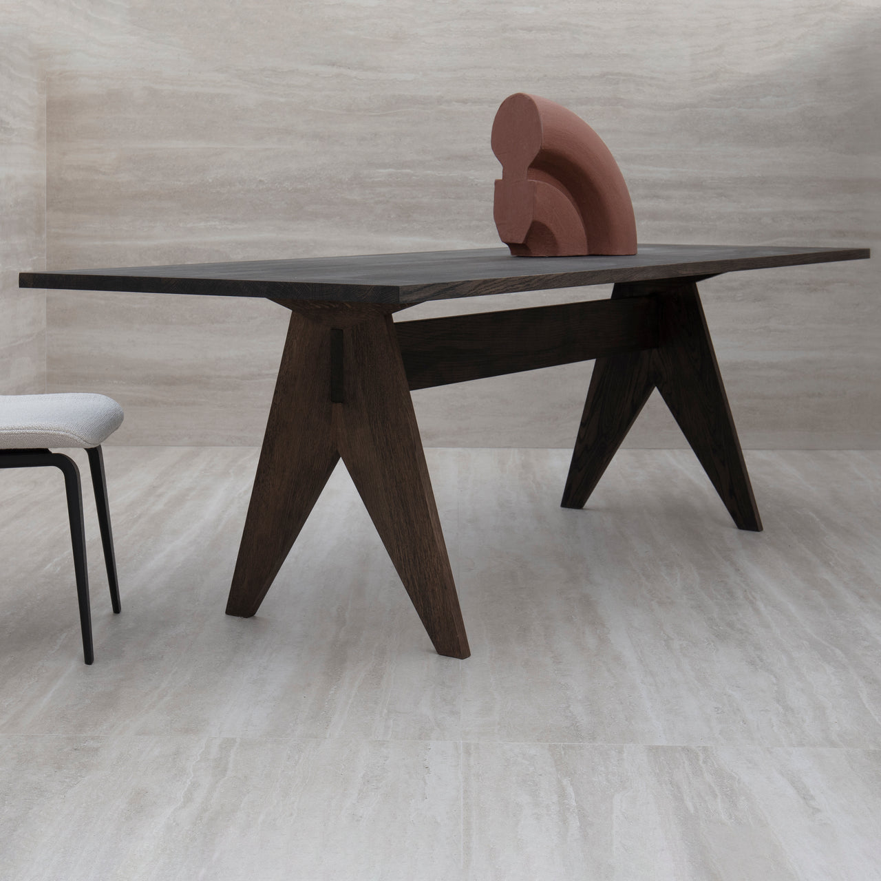 Pose Dining Table