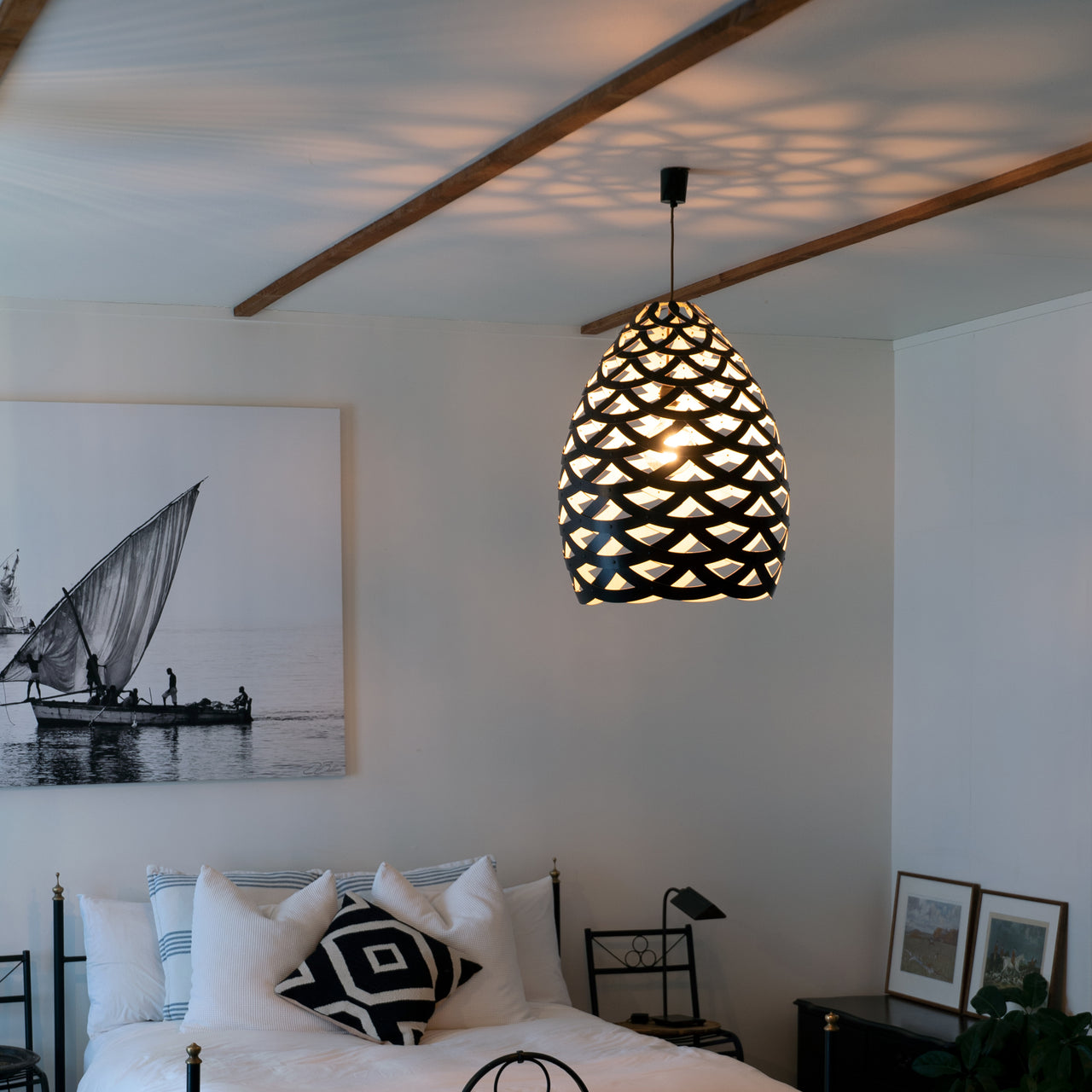 Tūī Pendant Light: Large + LS
