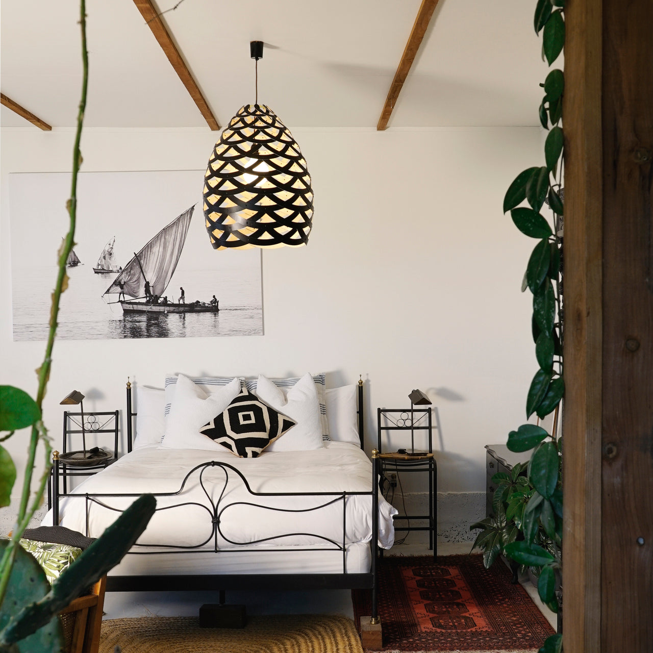 Tūī Pendant Light: Small + LS