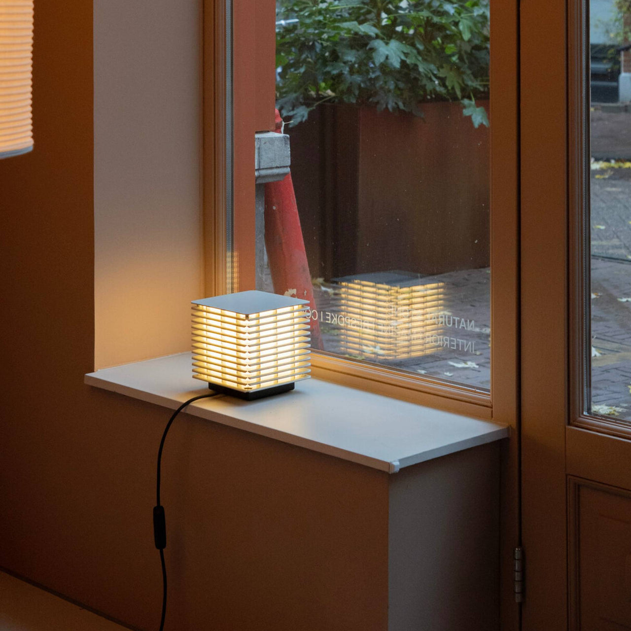 Shiro Floor Lamp: Outdoor