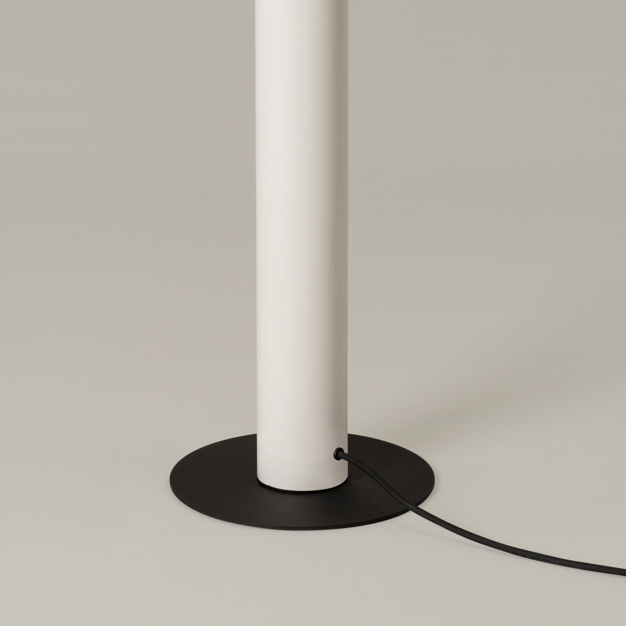 Tatu Floor Lamp