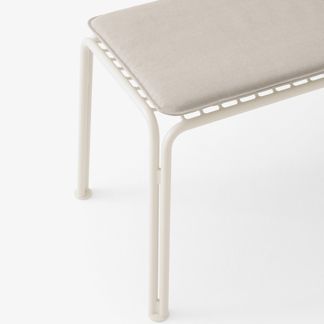 Thorvald SC112 Outdoor Bench with Seatpad: DI