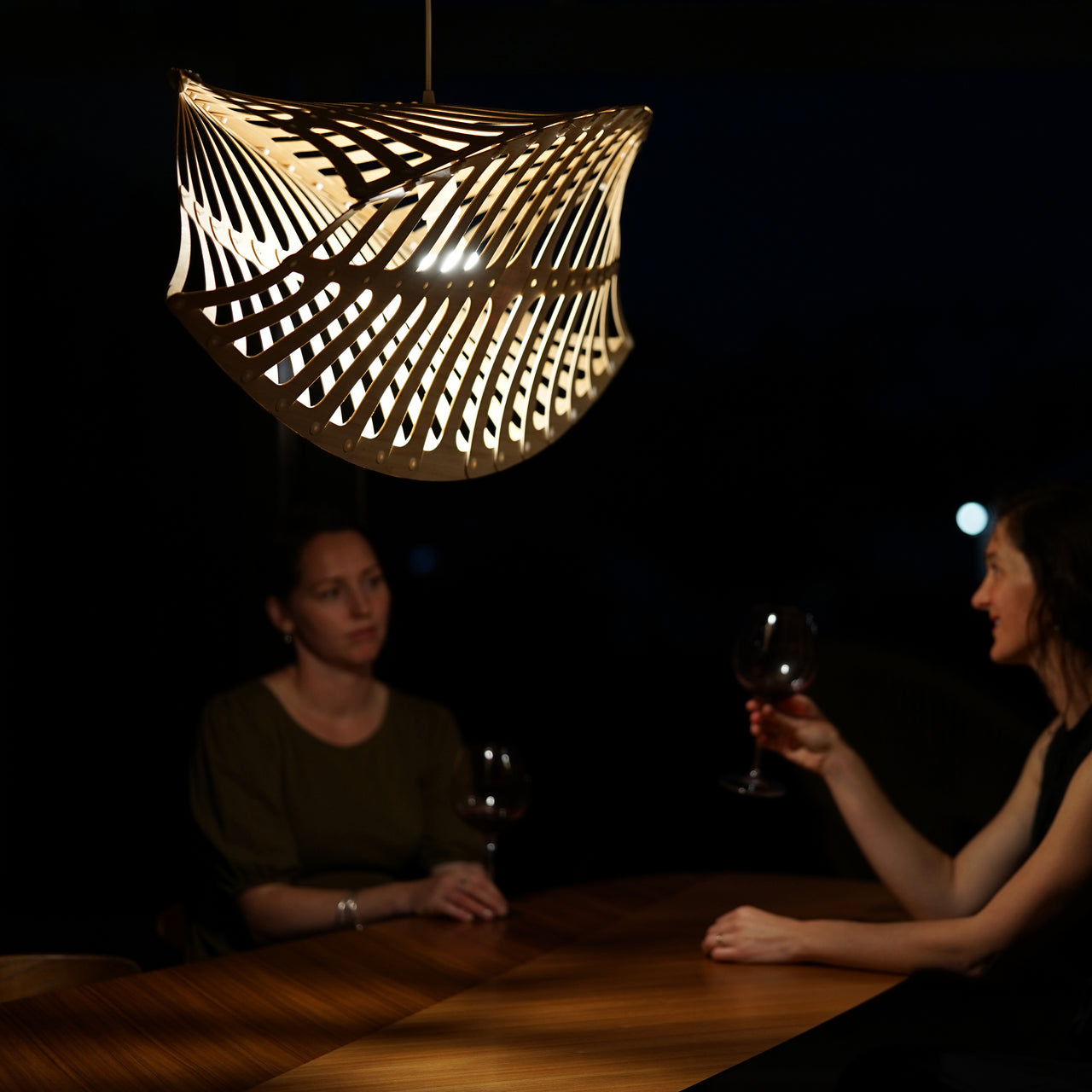 Toru Horizontal Pendant Light: Medium + LS