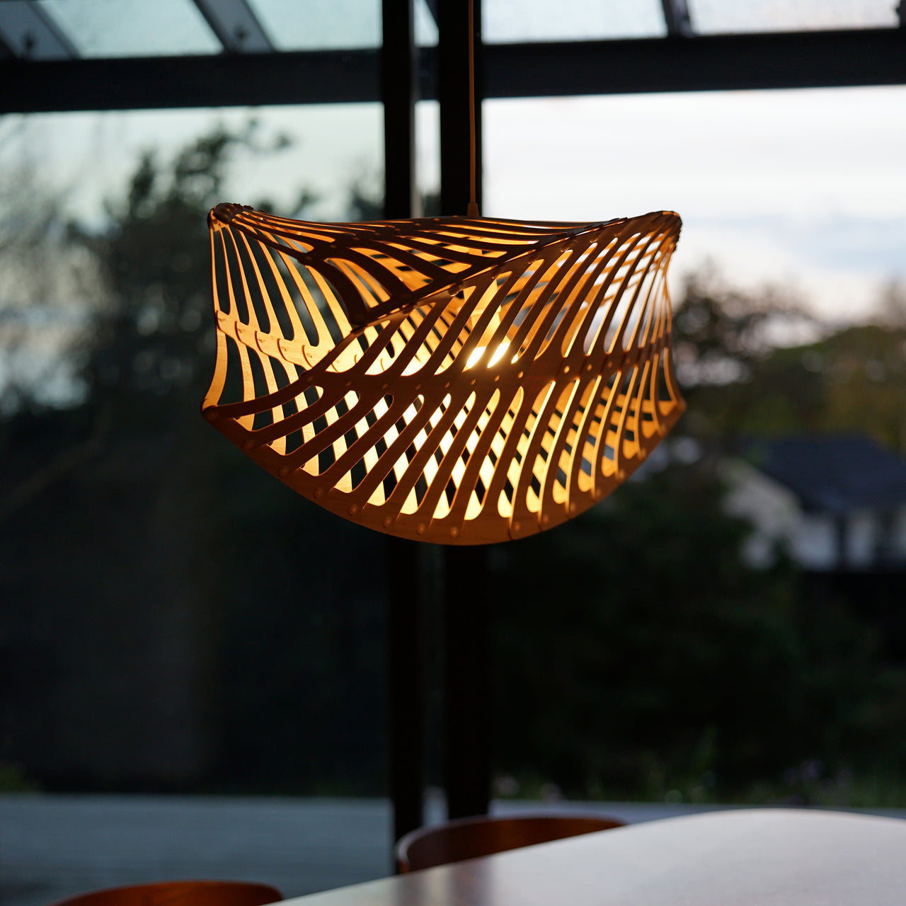 Toru Horizontal Pendant Light: Medium + LS