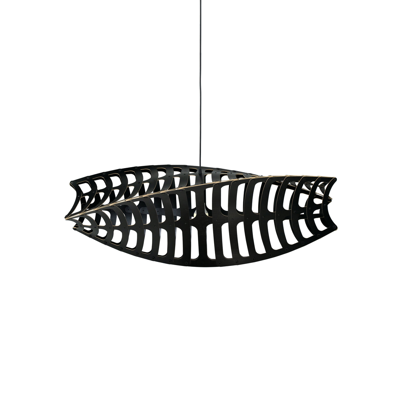 Toru Horizontal Pendant Light: Medium + Black + Black
