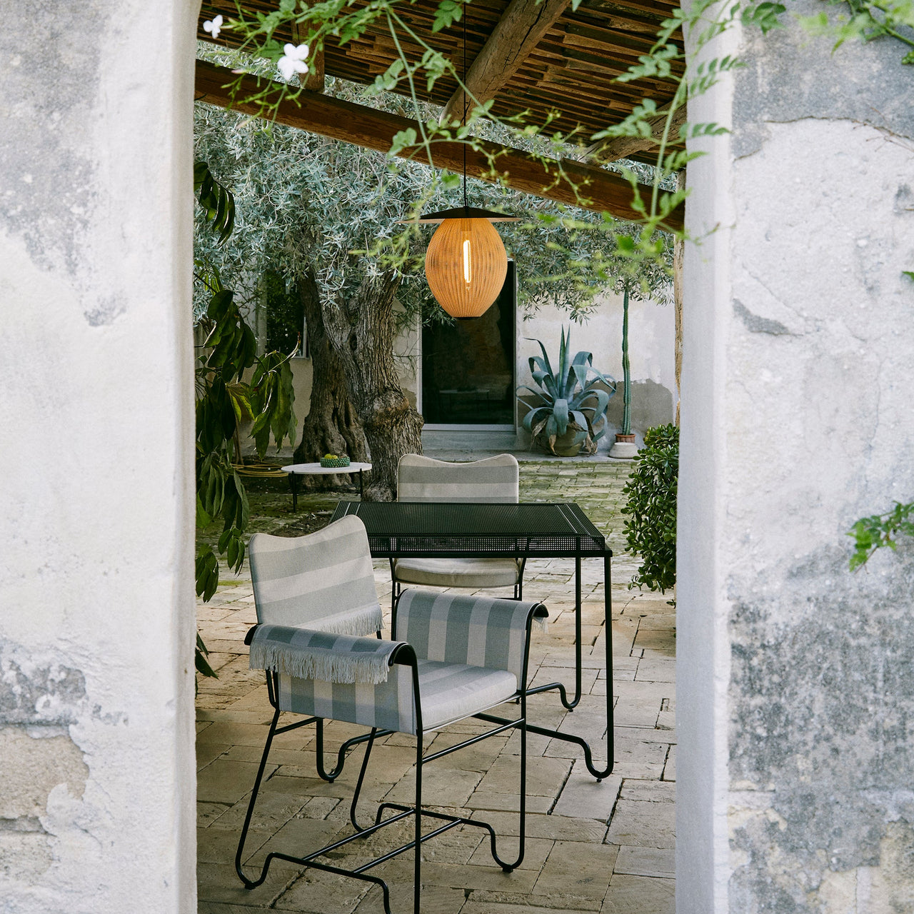 Tropique Dining Table: Outdoor + LS