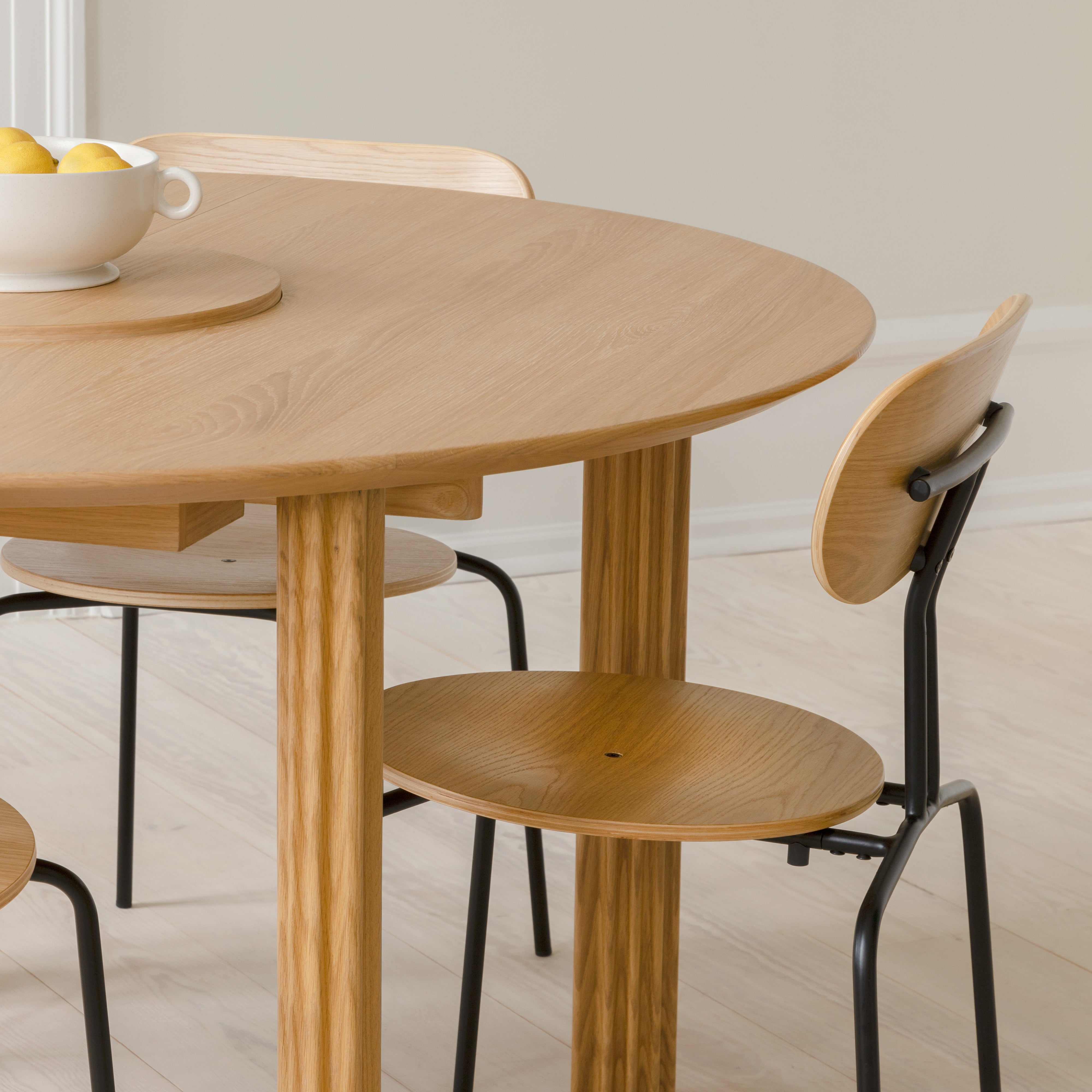 Comfort Circle Dining Table with Extension