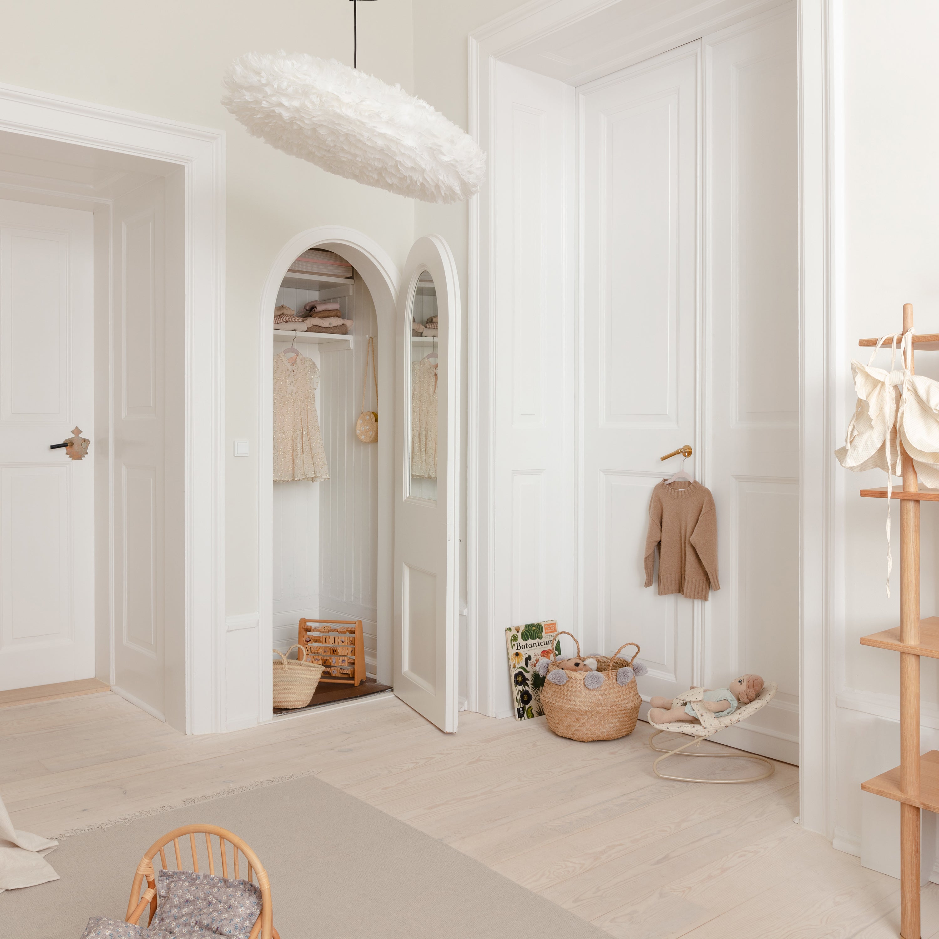 Eos Esther Pendant: Quick Ship