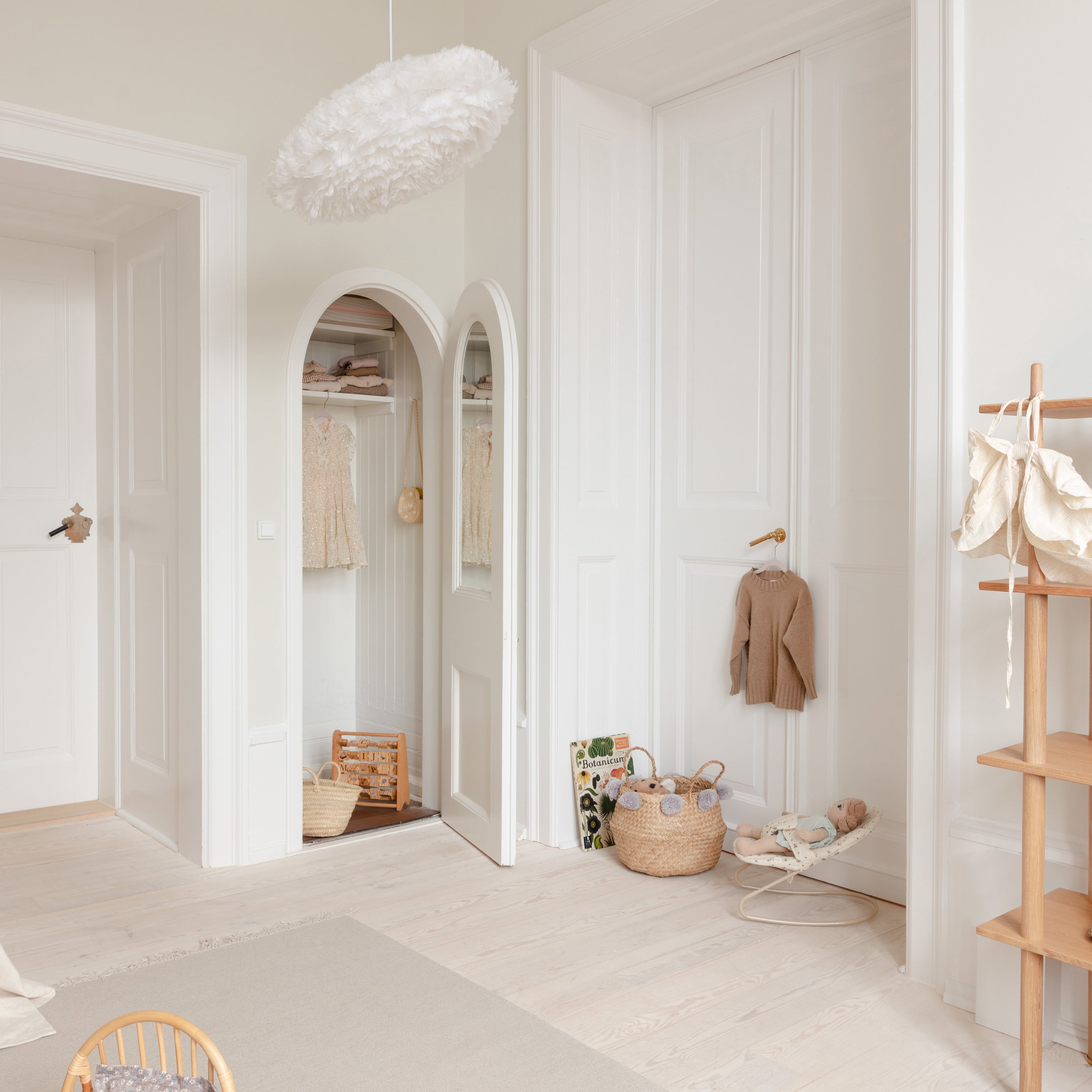 Eos Esther Pendant: Quick Ship