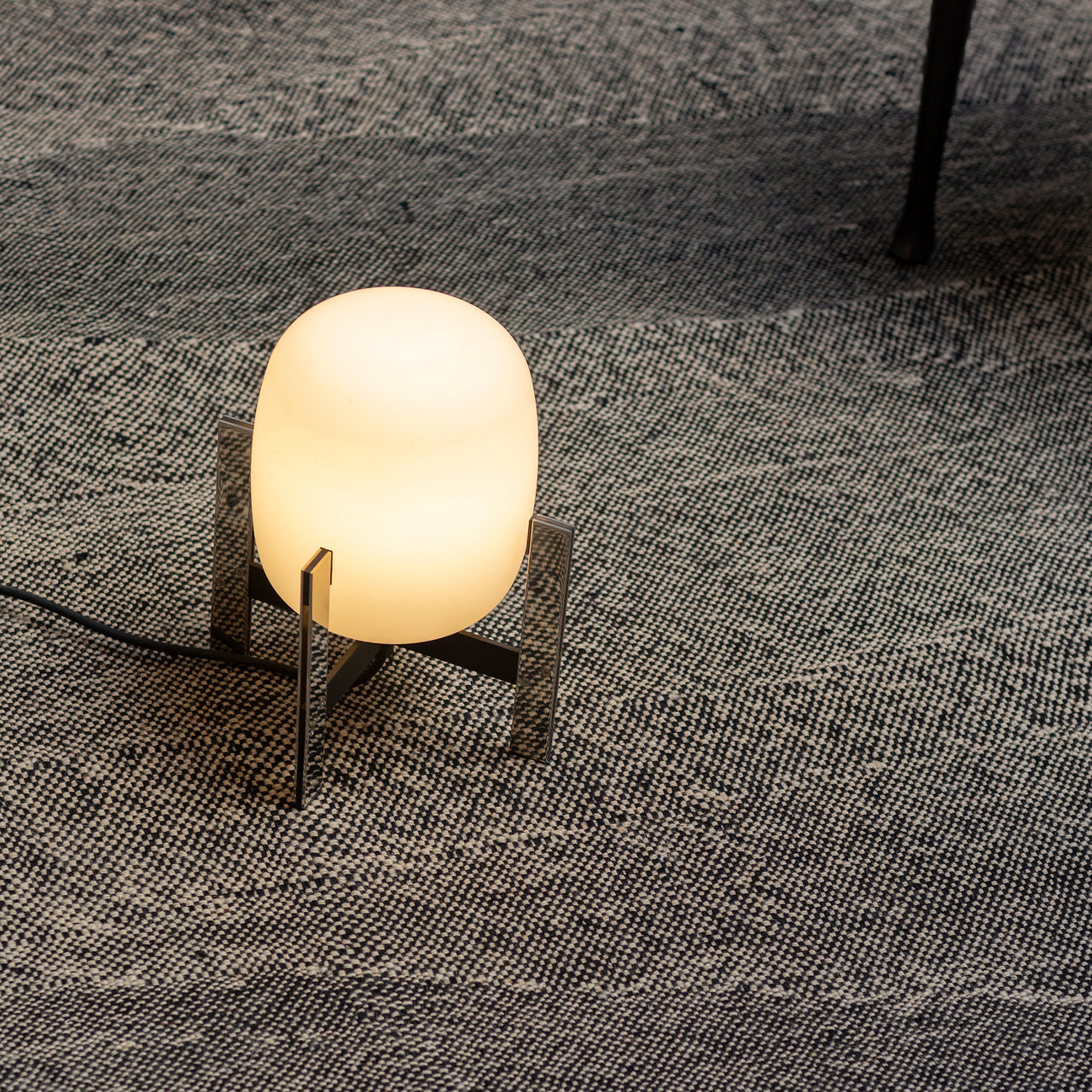 Cestita Metálica Table Lamp