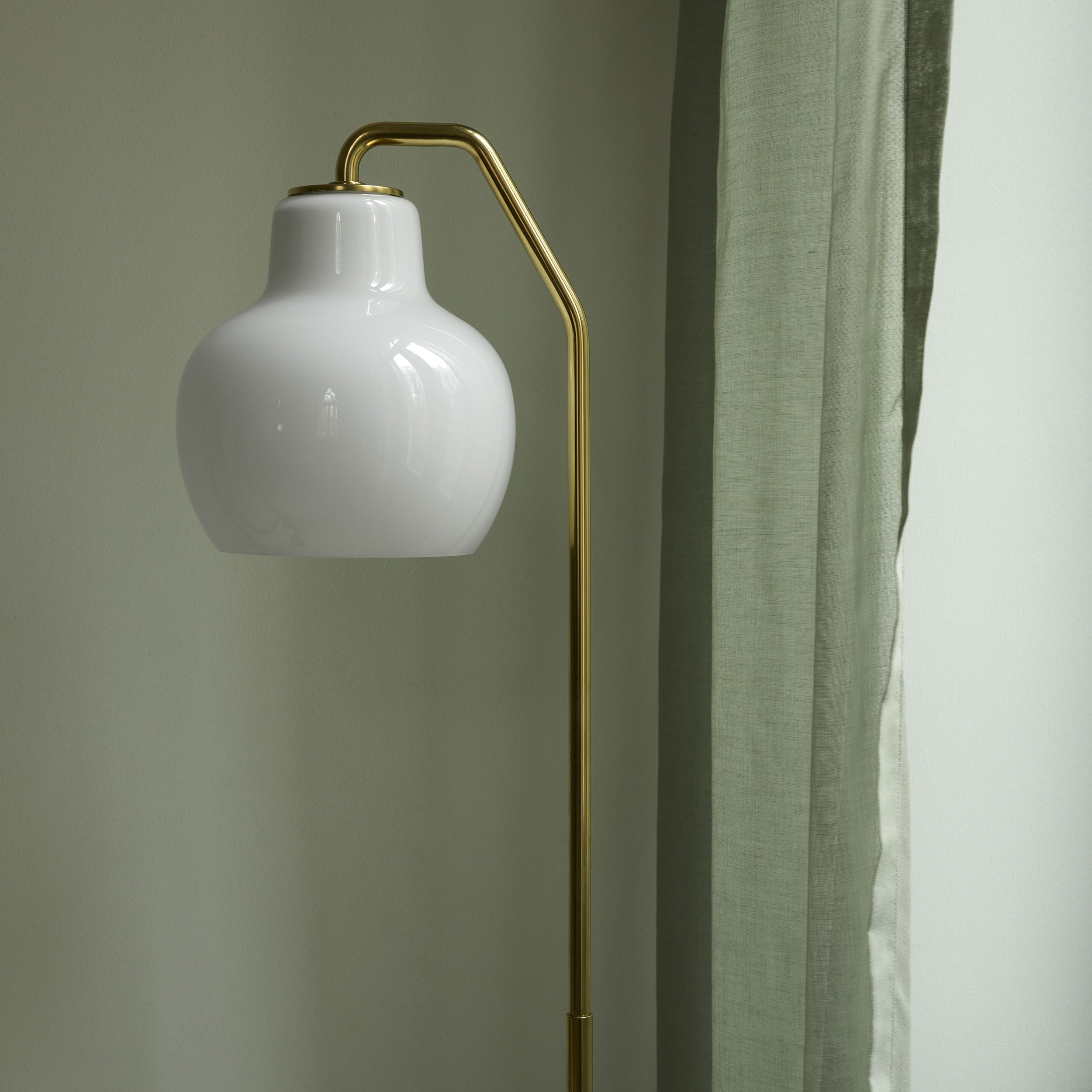 VL Ring Crown Floor Lamp