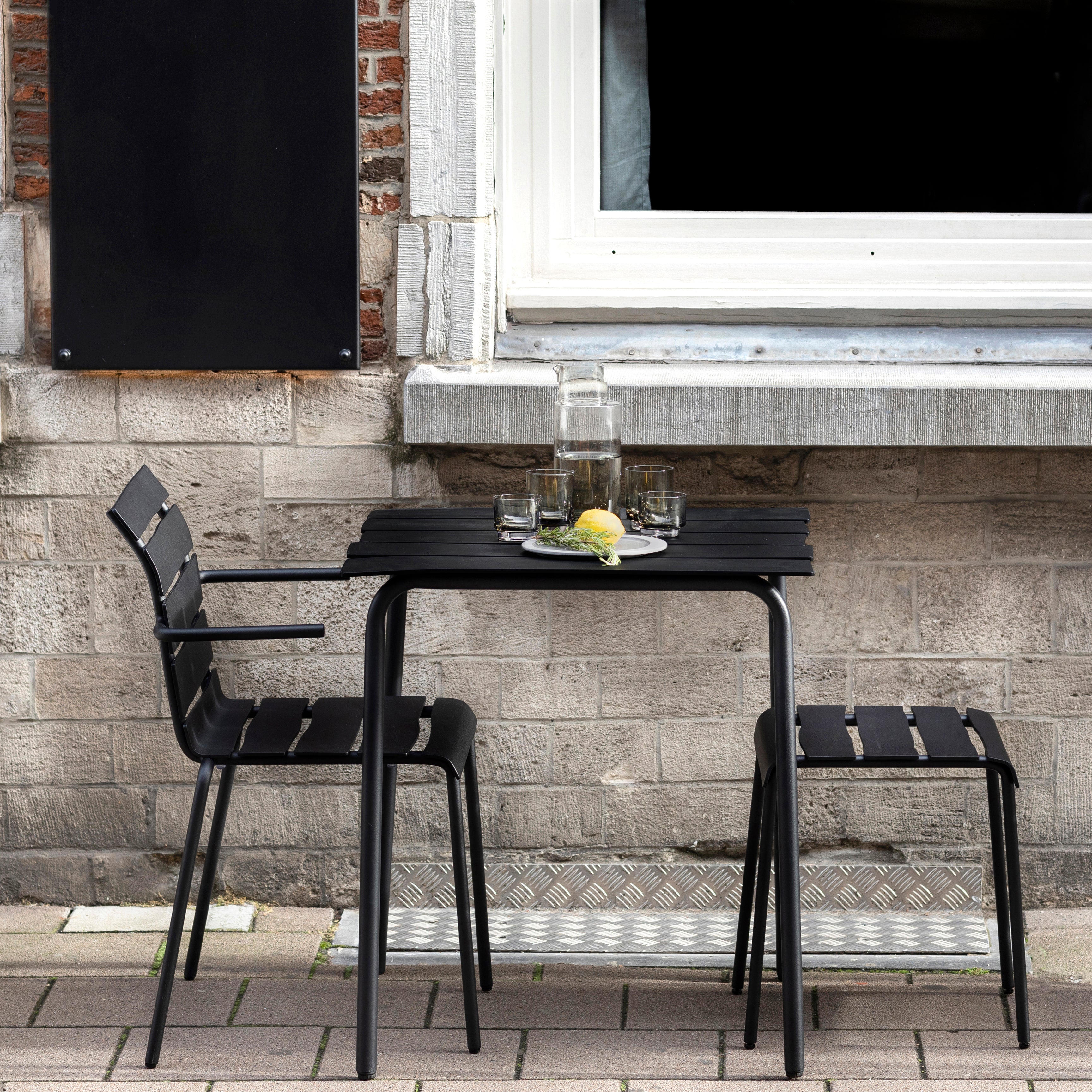 Aligned Outdoor Stool