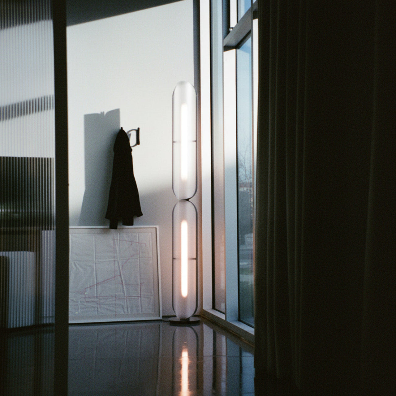 Vale Floor Light: LS