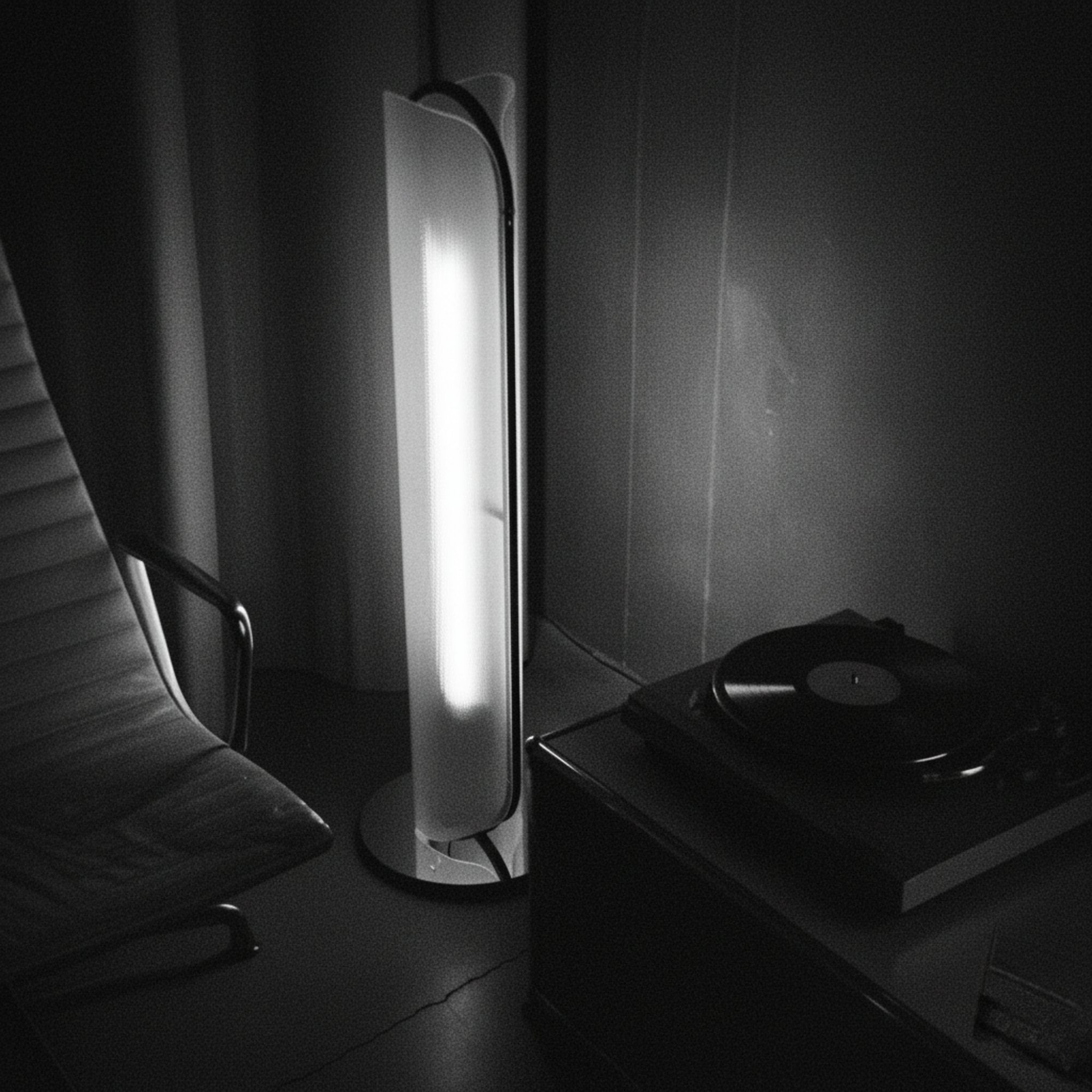 Vale Floor Light: LS