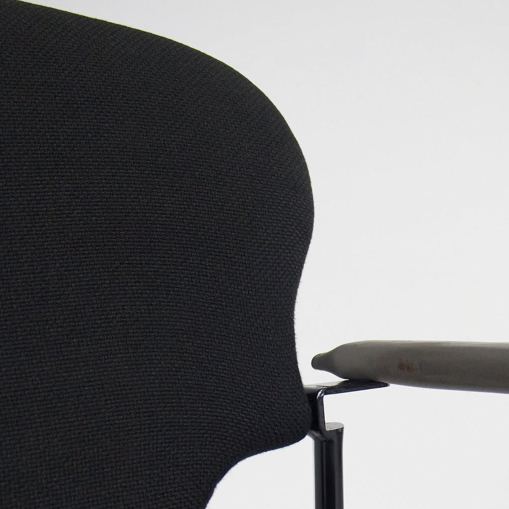 Varius Chair