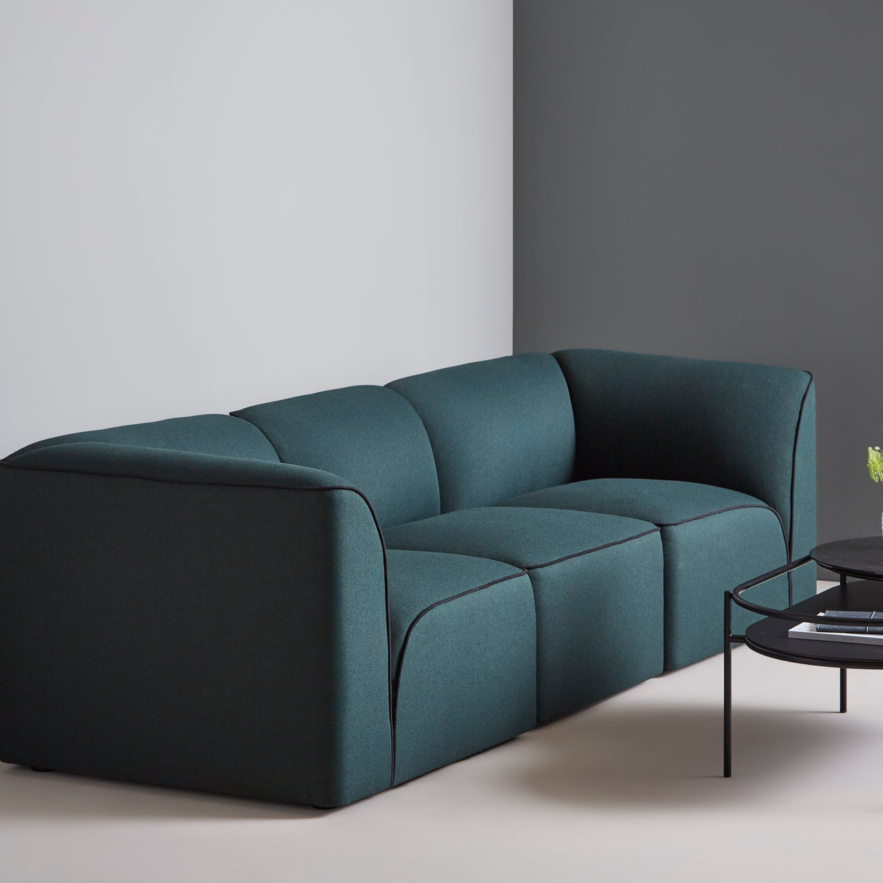 Flora Sofa: 2.5 Seater