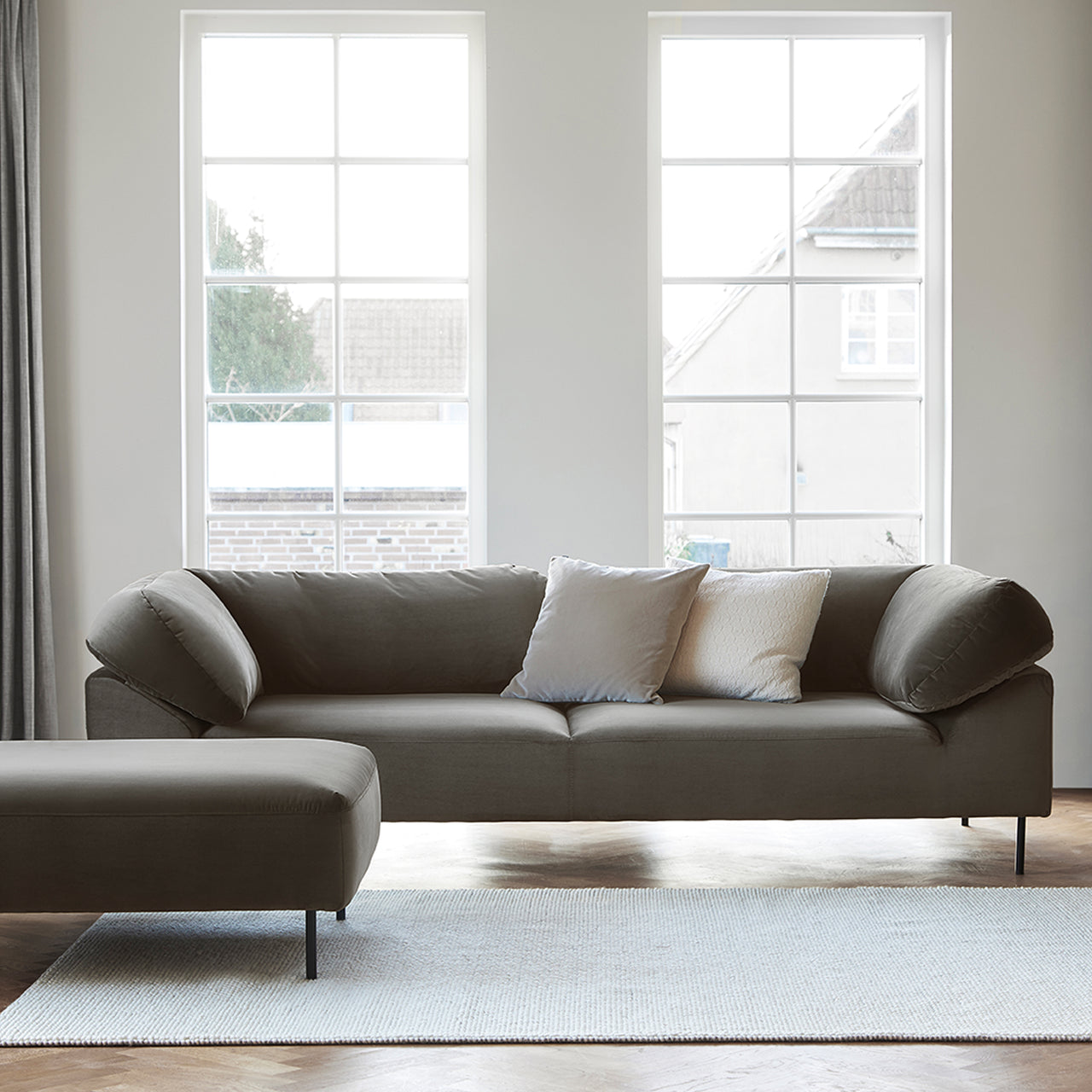 Collar Sofa: 2.5 Seater