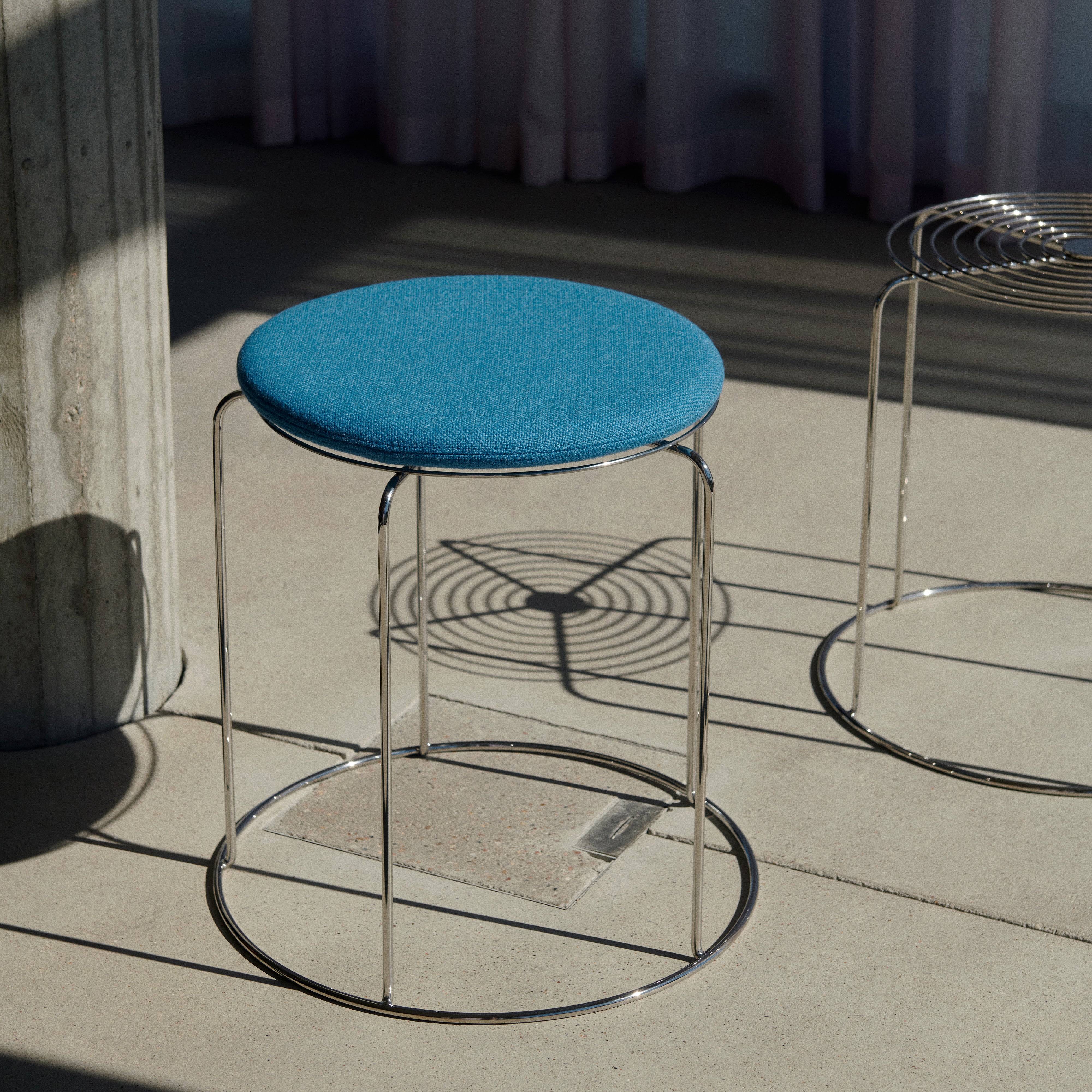 Wire Stool VP11: Upholstered + LS