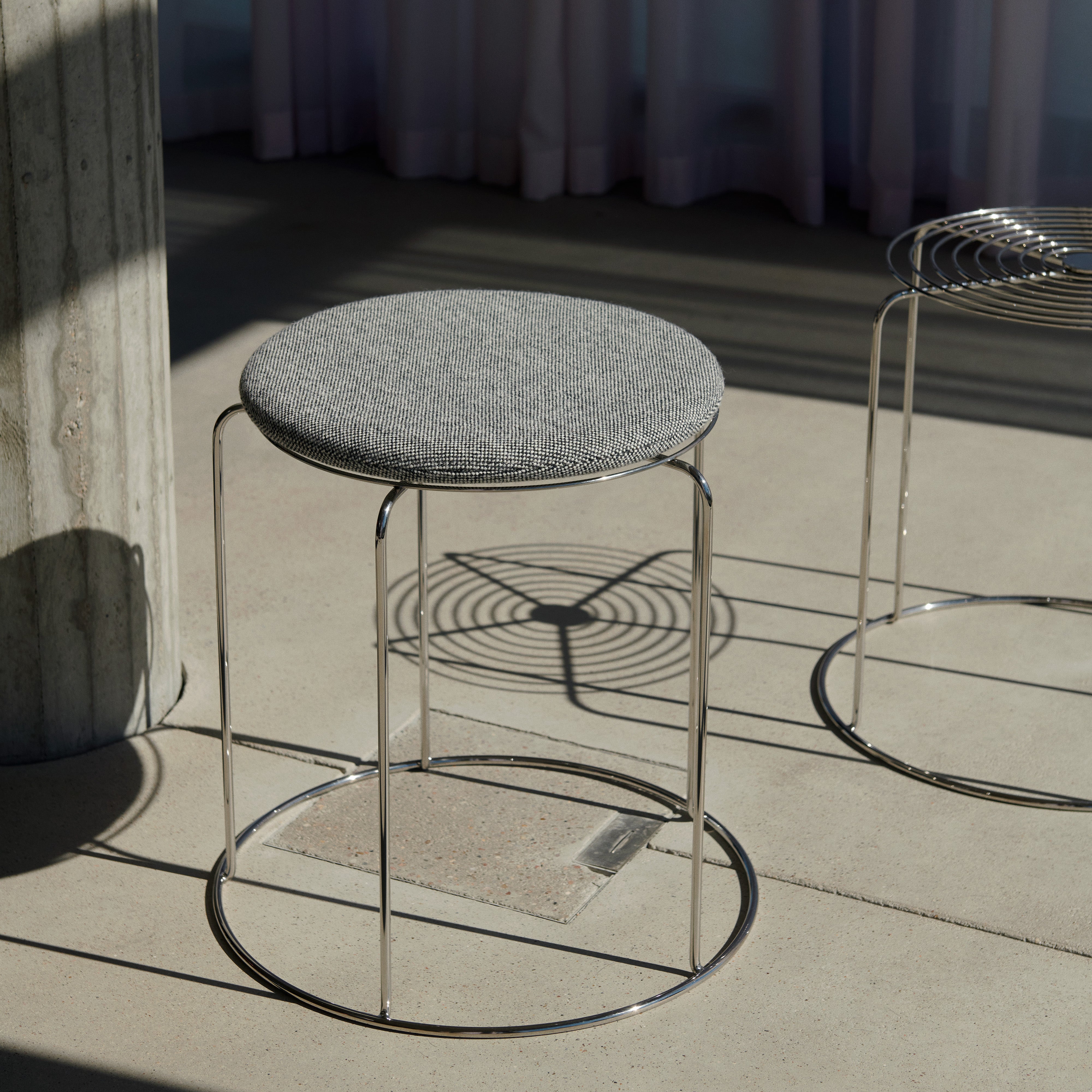Wire Stool VP11: Upholstered + LS