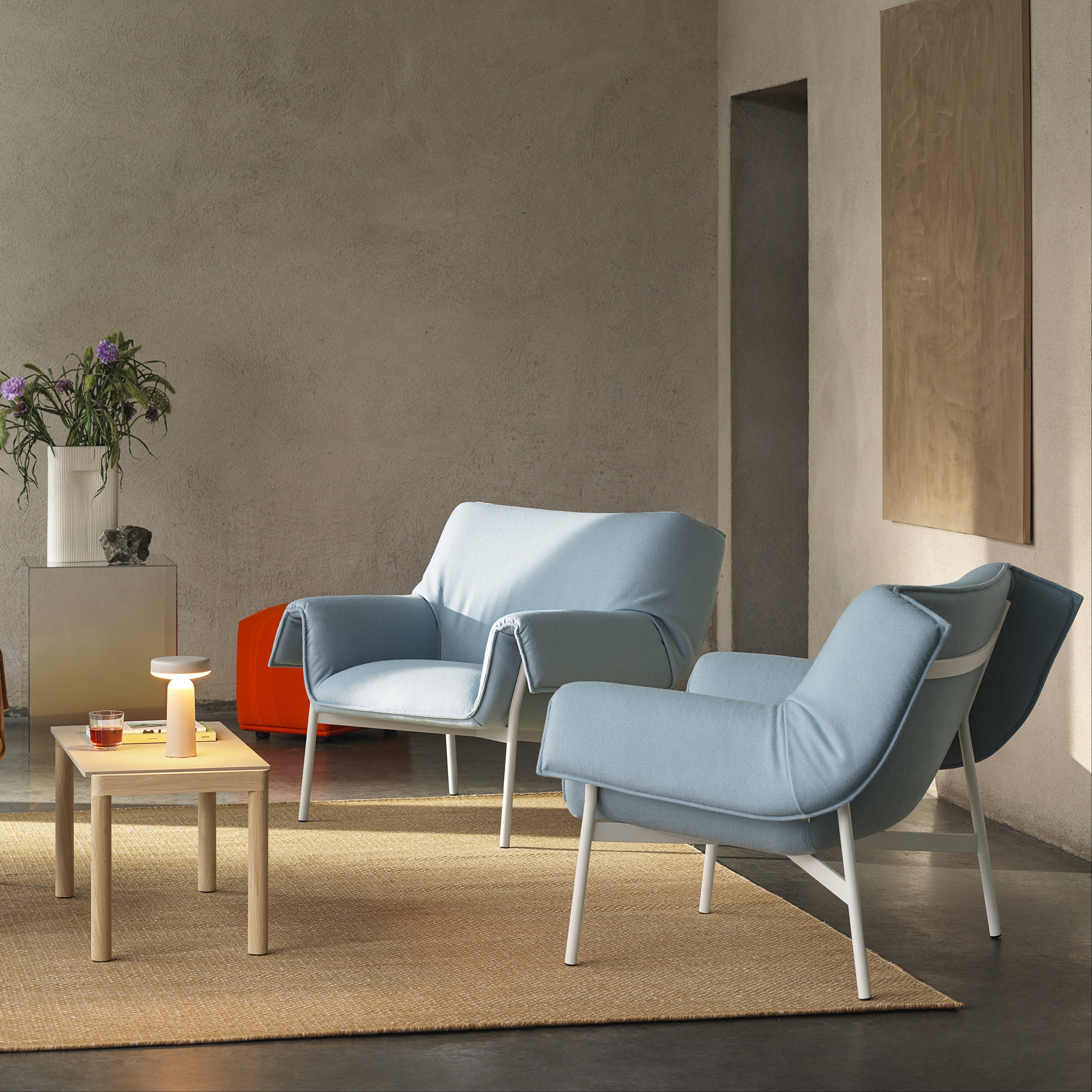 Wrap Lounge Chair: LS