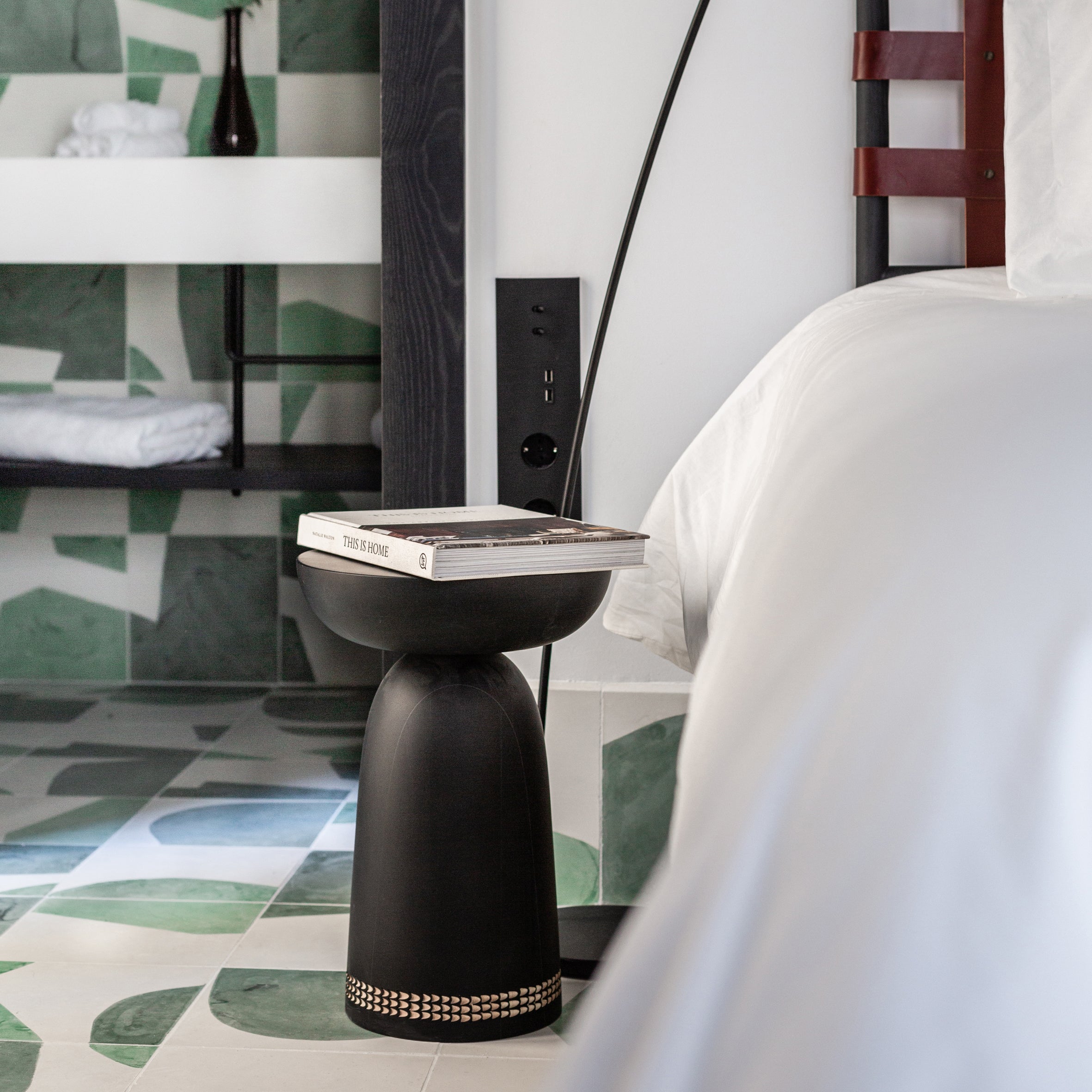 Nera Stool