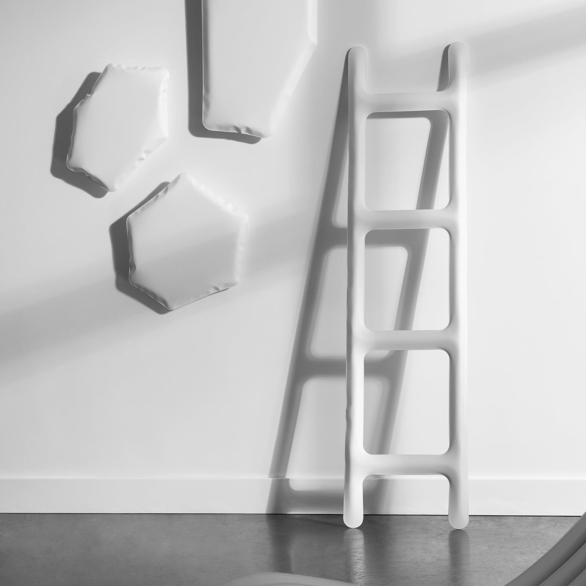Drab Ladder Hanger