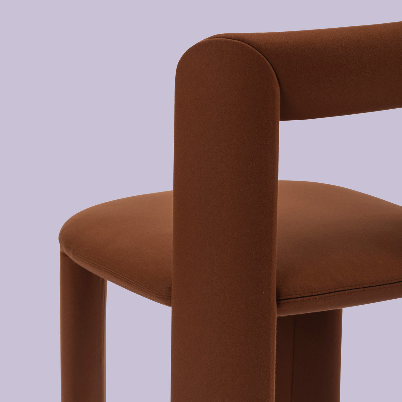 Amia Chair